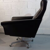 Armchairs of the years 1960