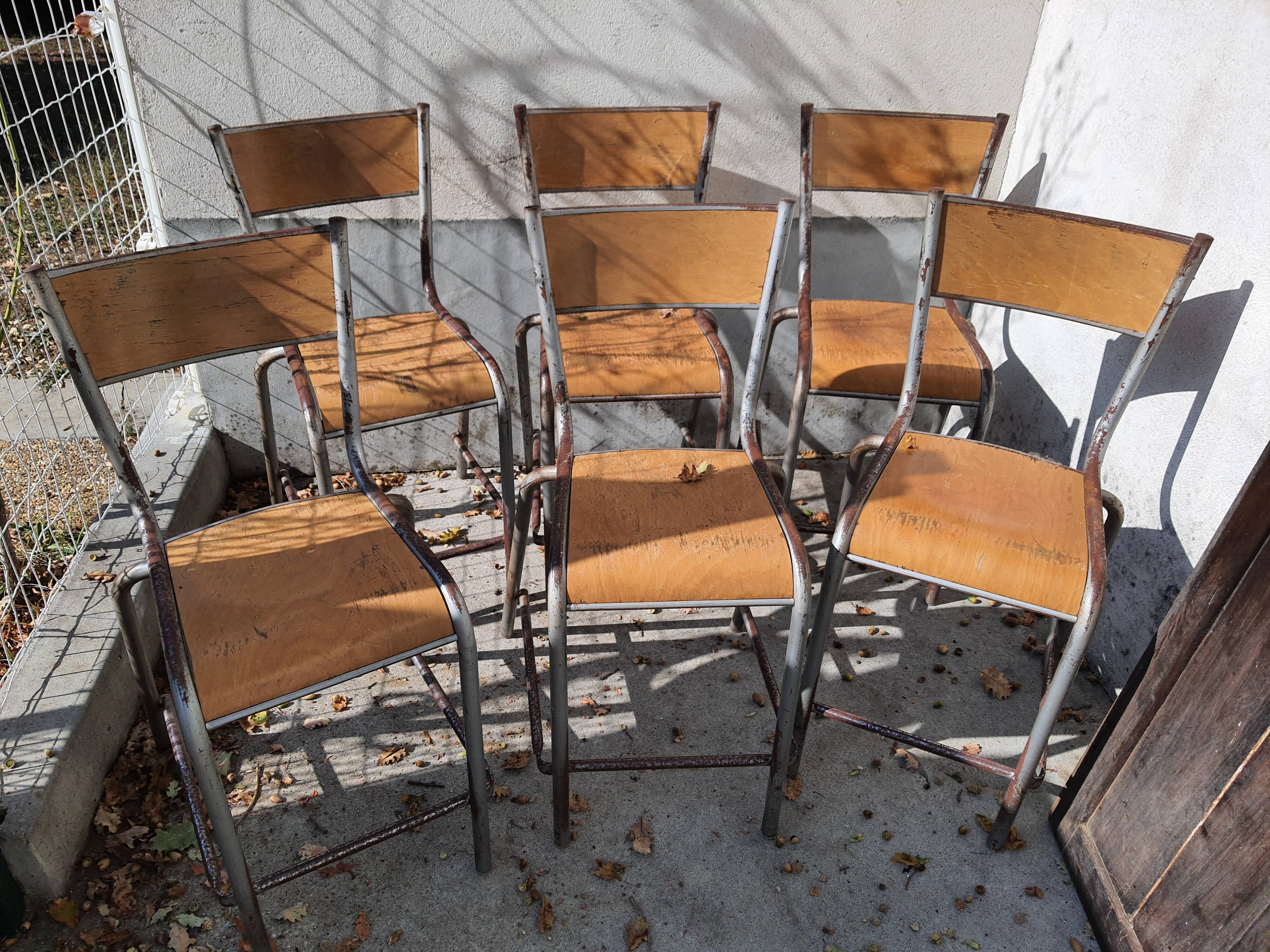 Lot of 6 vintage school chairs