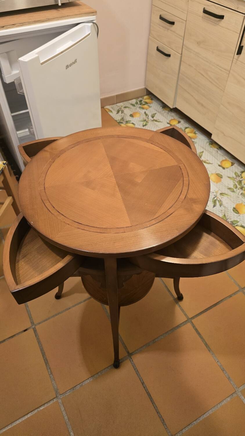 Pedestal Swivel Table with marquetry top
