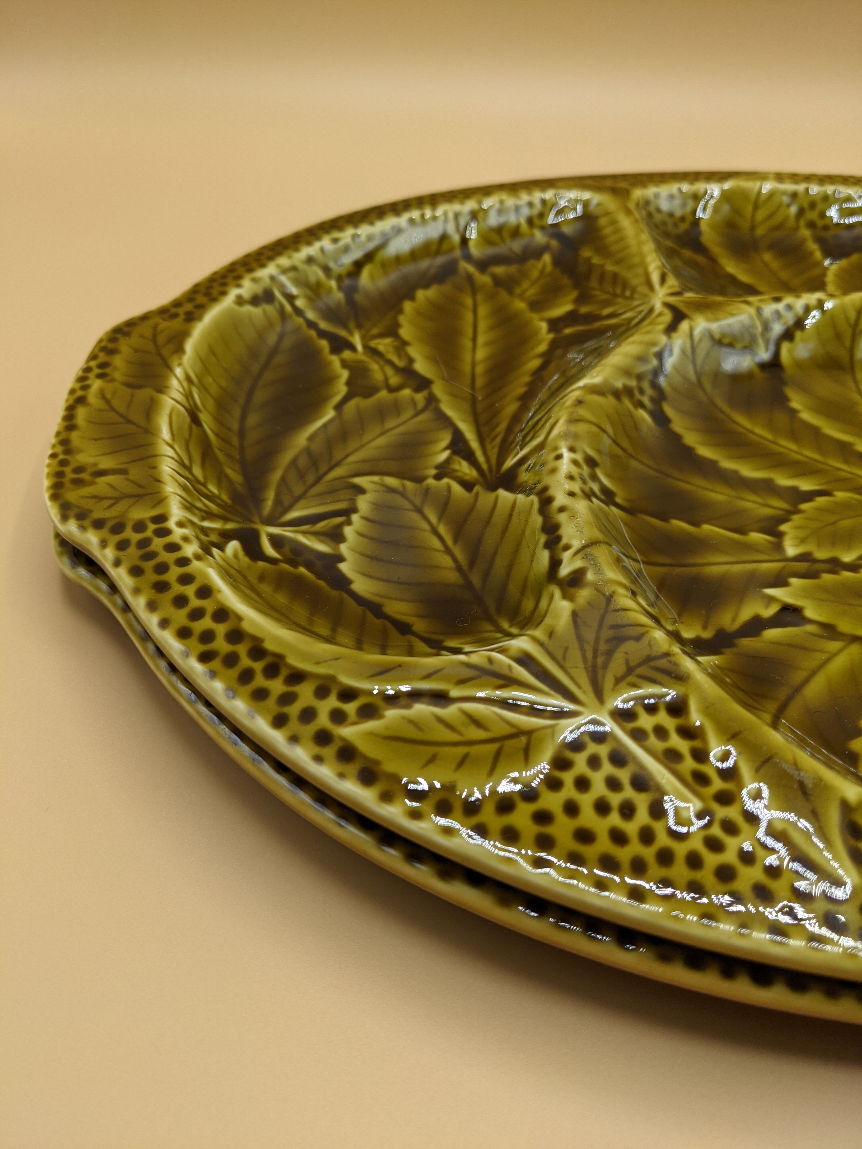 Gien dabbling compartmentalized plate