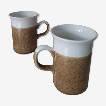 Churchill earthenware mug duo