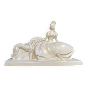 Sculpture d'une dame