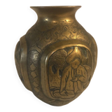 Bronze pot