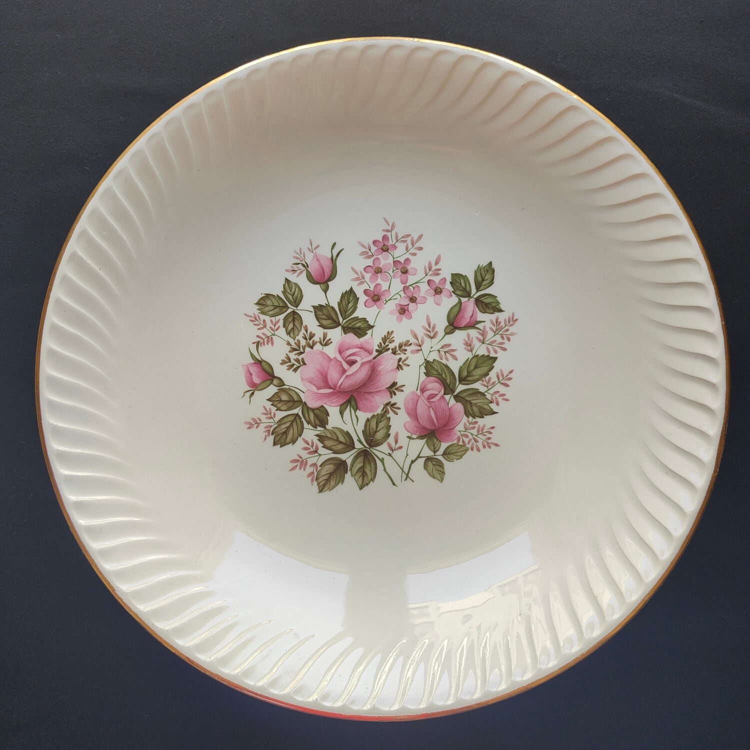 Round hollow dish Gien