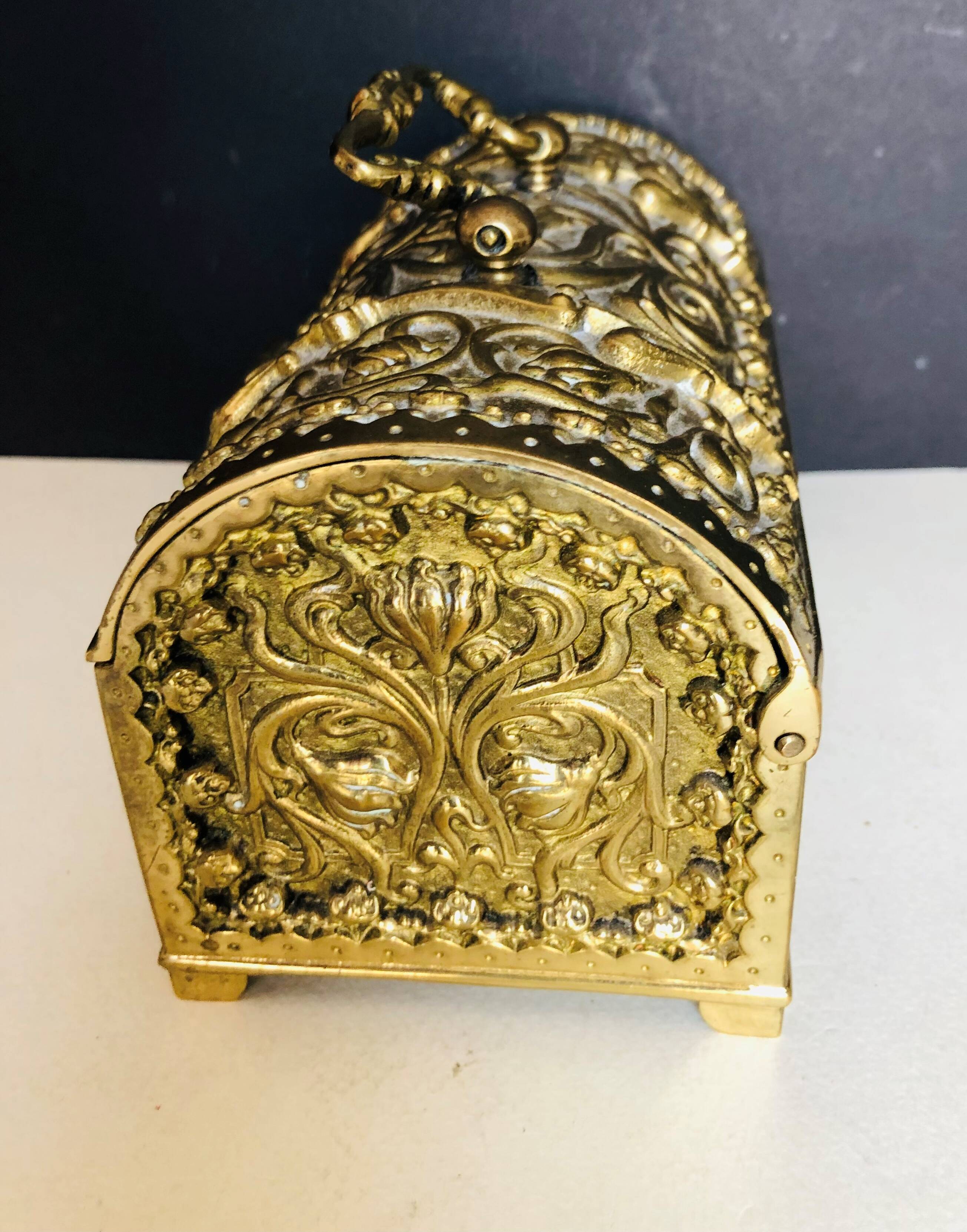 Gilded bronze jewelry chest