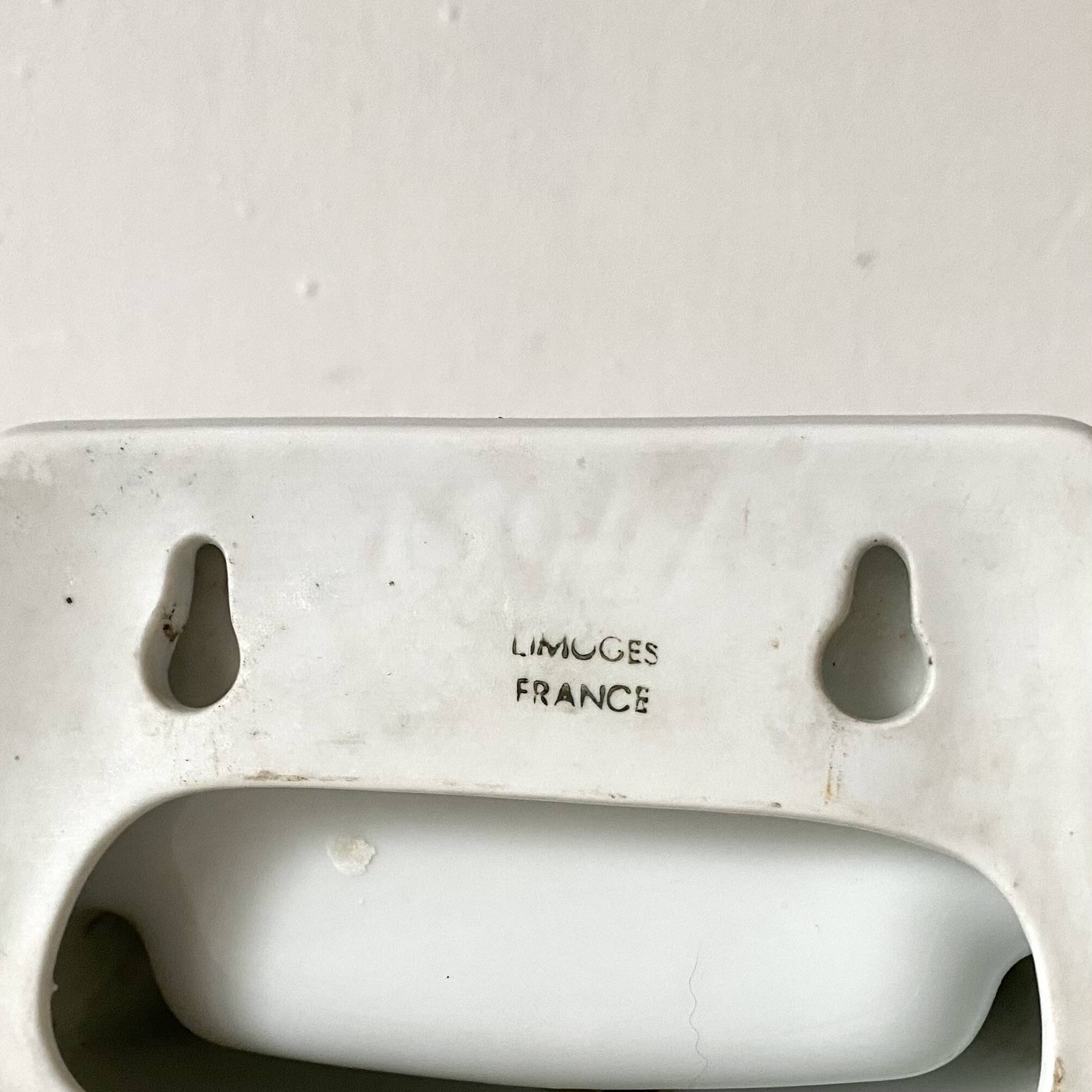 Wall soap dish in Limoges porcelain