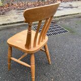 6 Windsor restaurant-style chairs from the 1980s in solid wood.