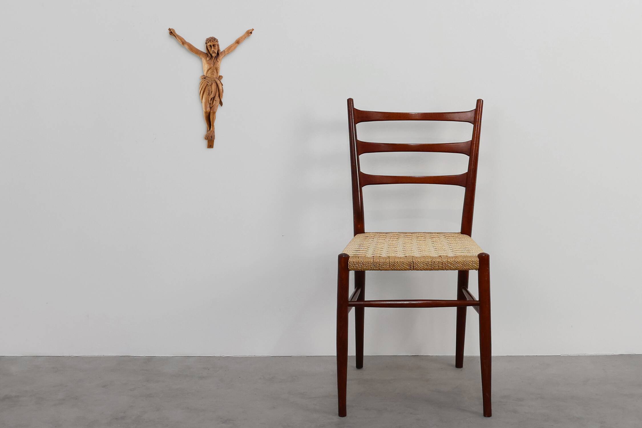 Crucifix en chêne sculpté, Italie, fin du 19e siècle