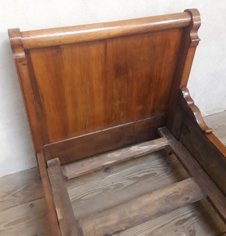 Louis philippe bed in walnut