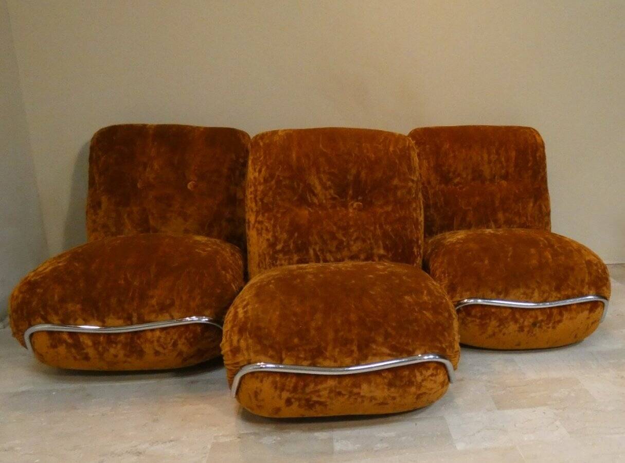 Modular three-seater sofa in steel and velvet, Adriano Piazzesi, 1970
