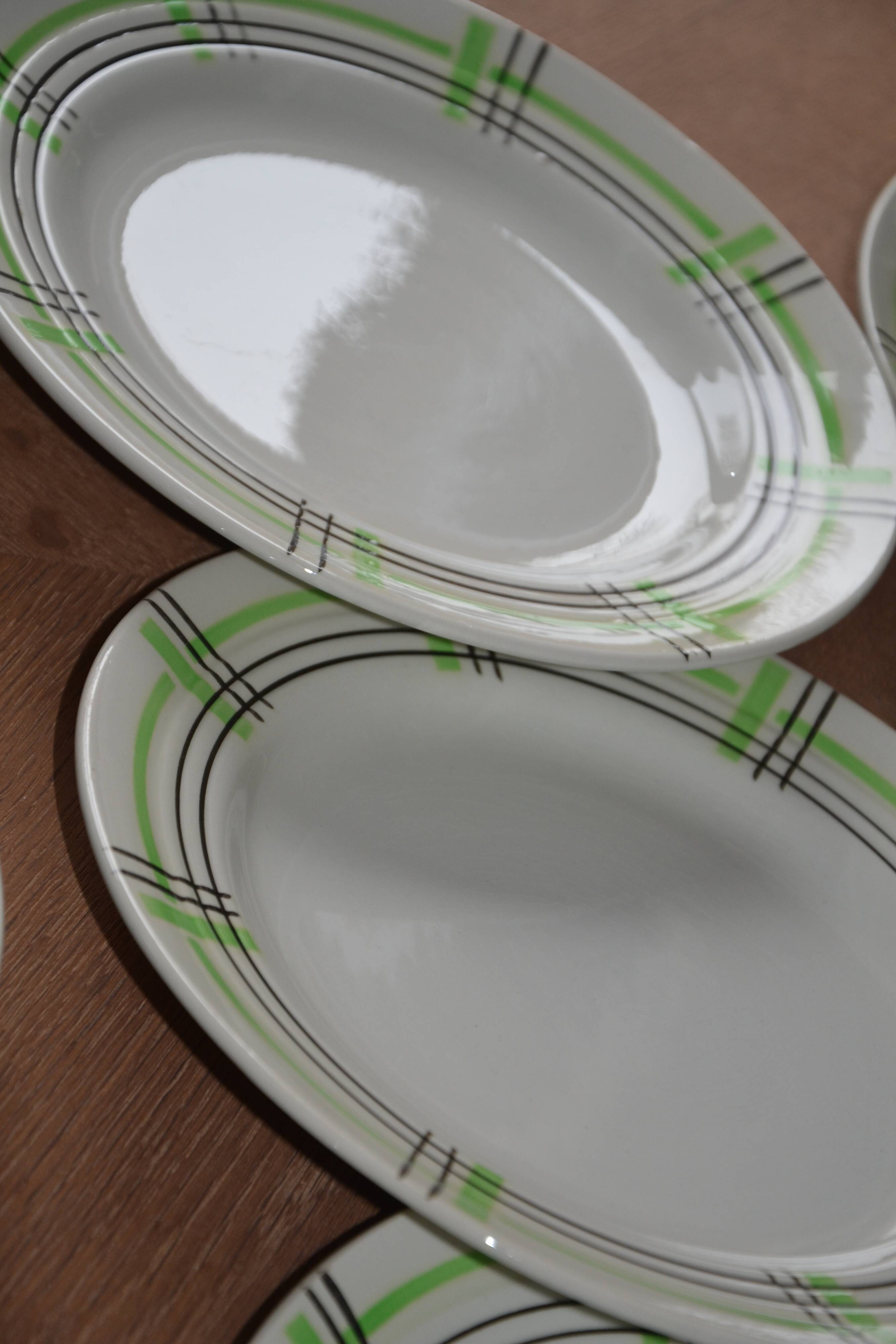 9 assiettes plates  à carreaux ceranord St Amand