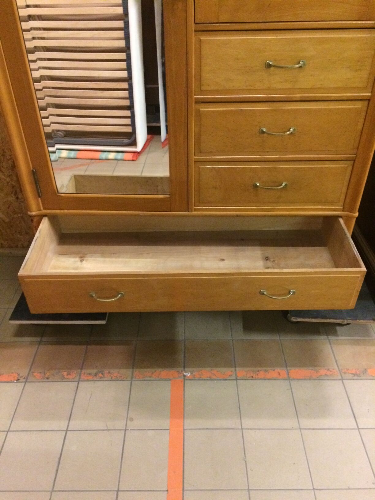 Art Deco cabinet in oak and veneer