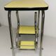 Tabouret / marchepied 3 marches vintage en formica jaune