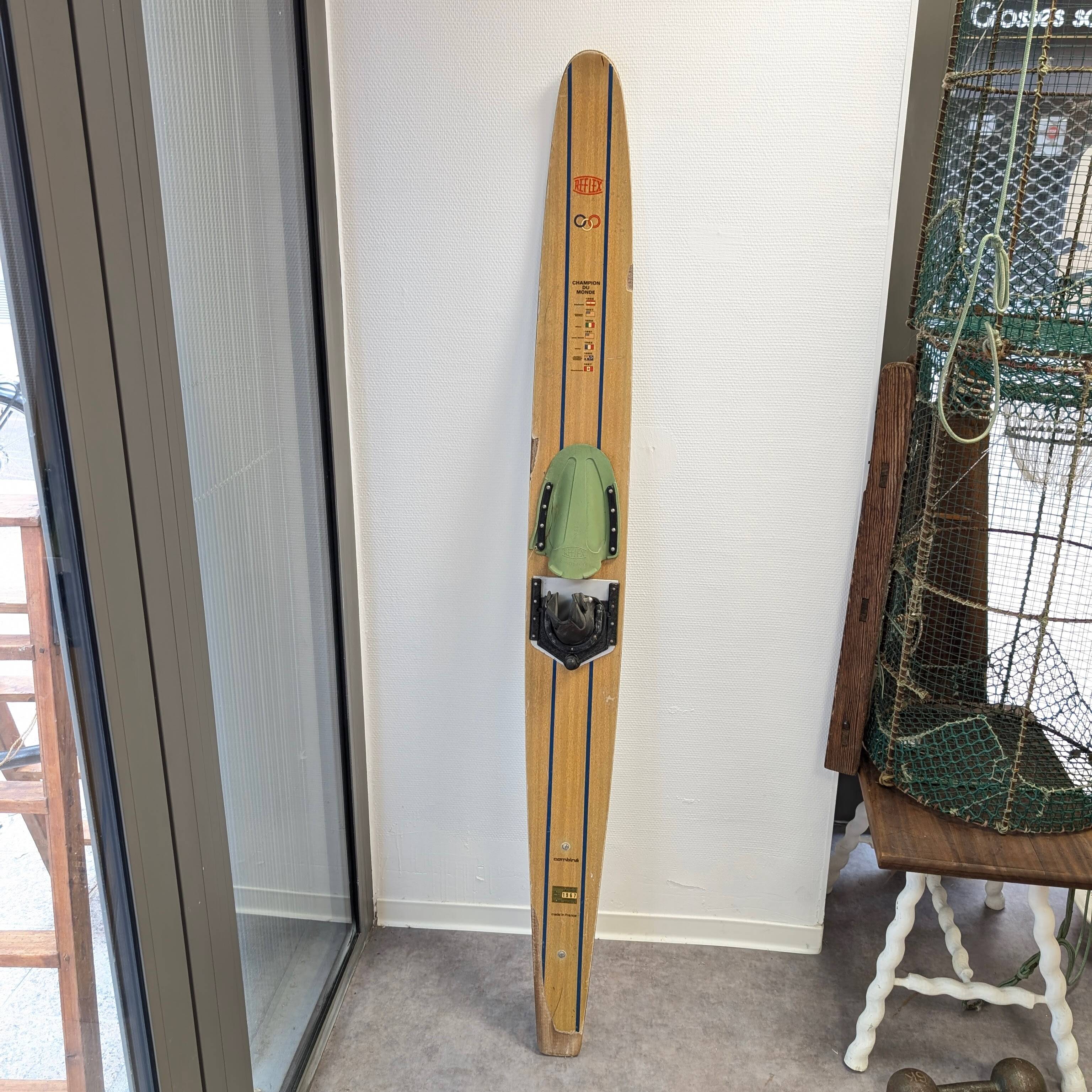 Vintage Reflex water skis