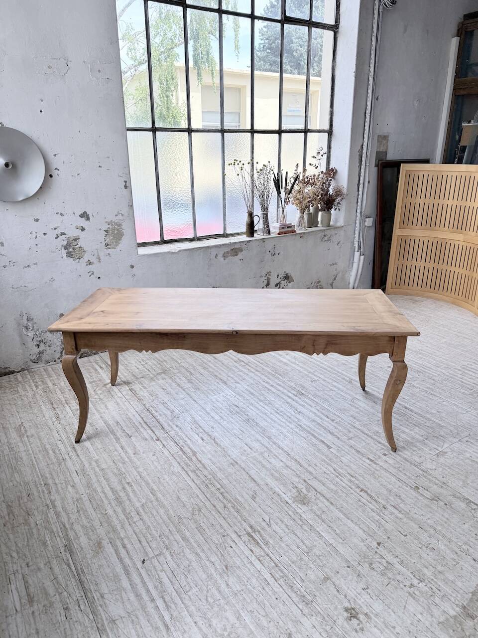 Farm table cherry wood with curved legs, 19th century.