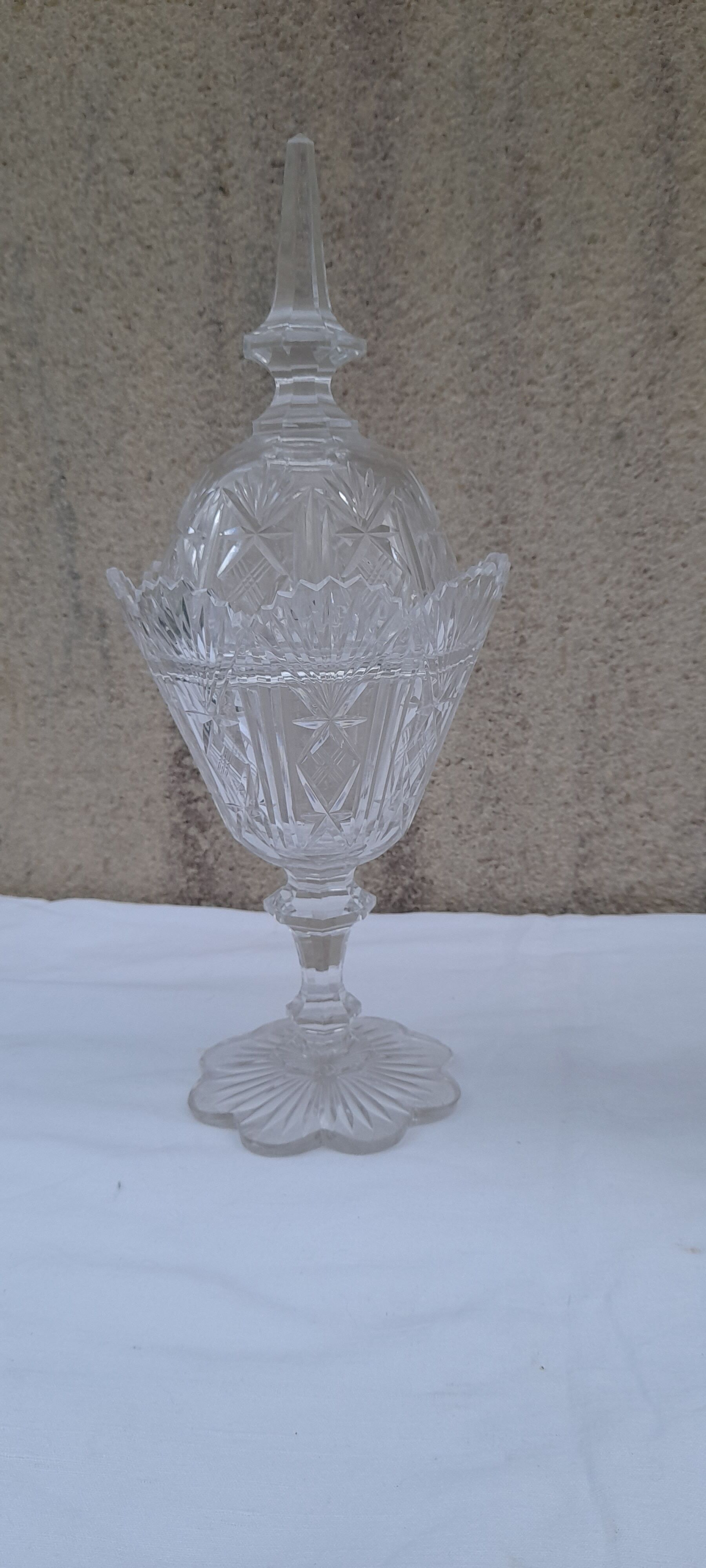 Bohemian cut crystal dredder