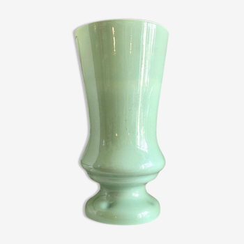 Vase en opaline vert d’eau