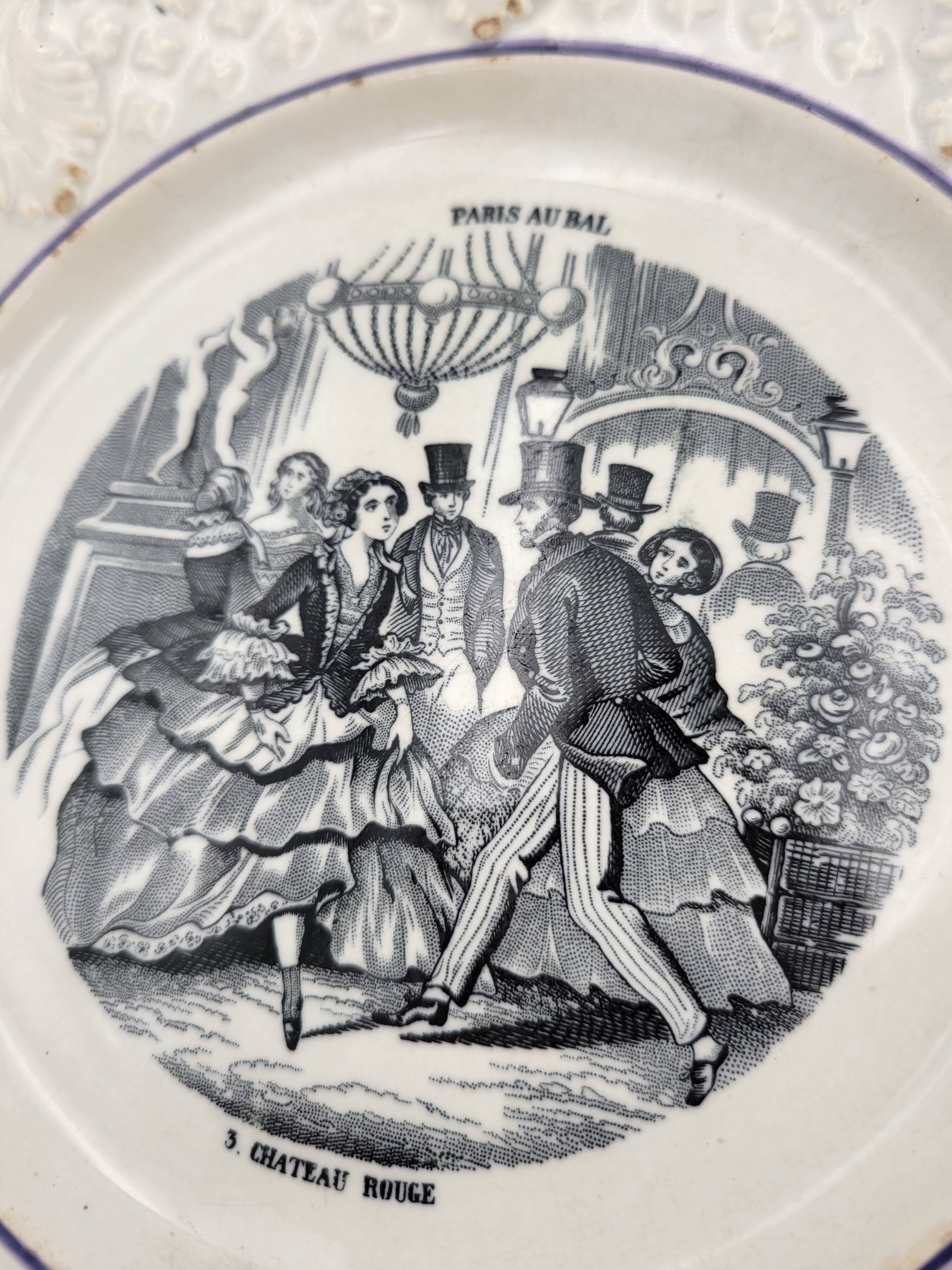 Set of 2 talking plates in Choisy-le-Roi porcelain
