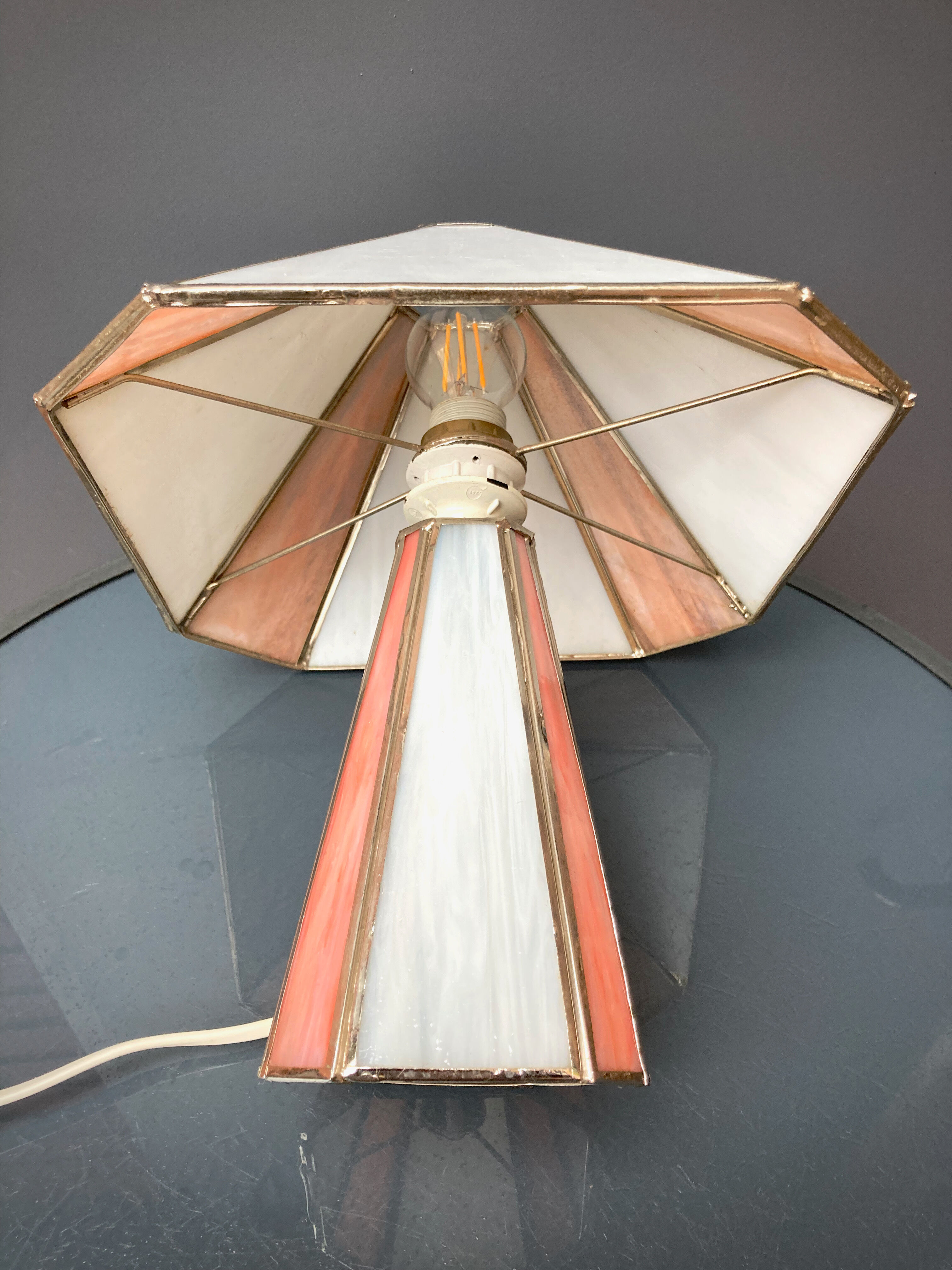 Table lamp in opalescent and partitioned glass paste