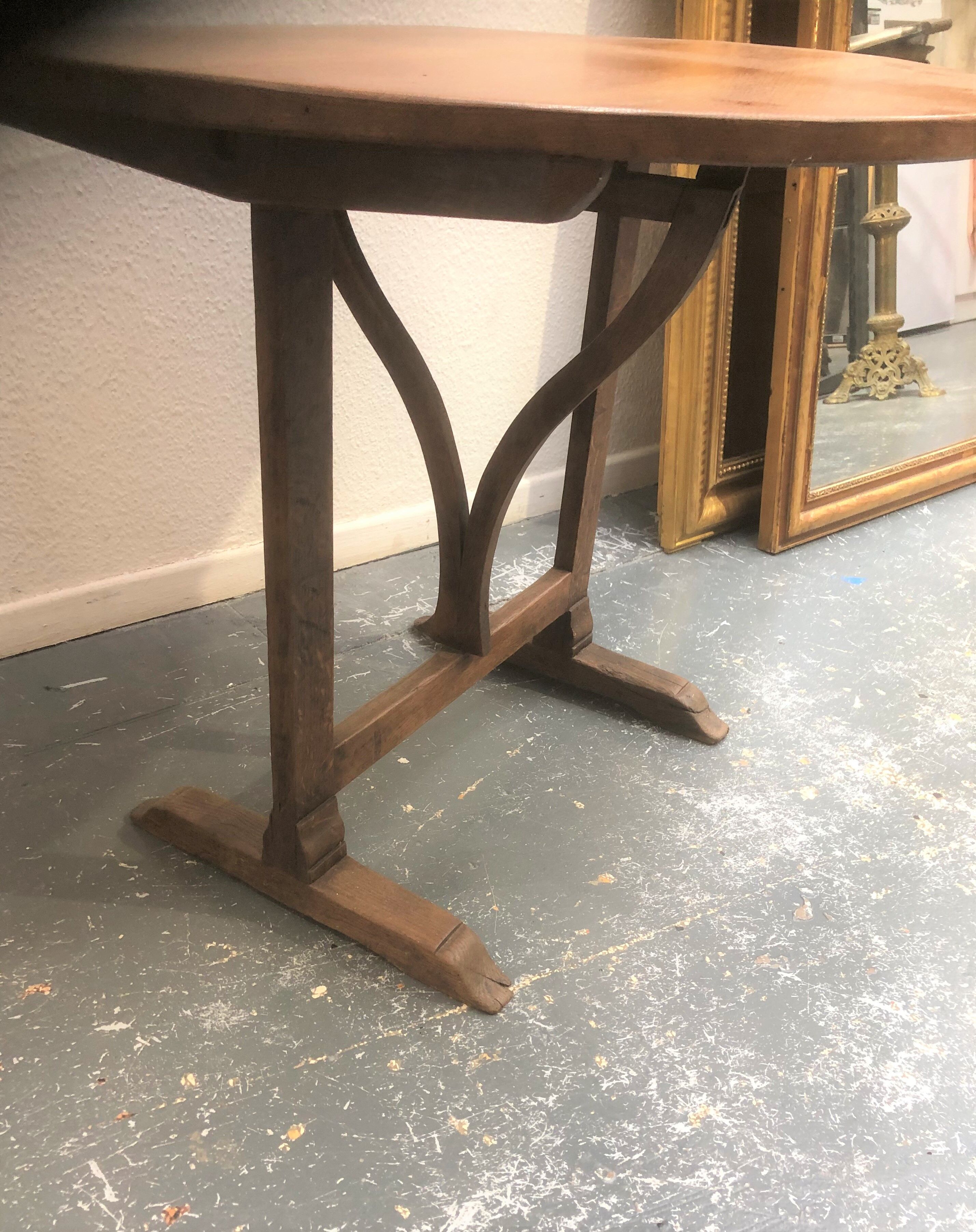 Table Vigneronne ronde ancienne en chêne Bois Massif Pliante