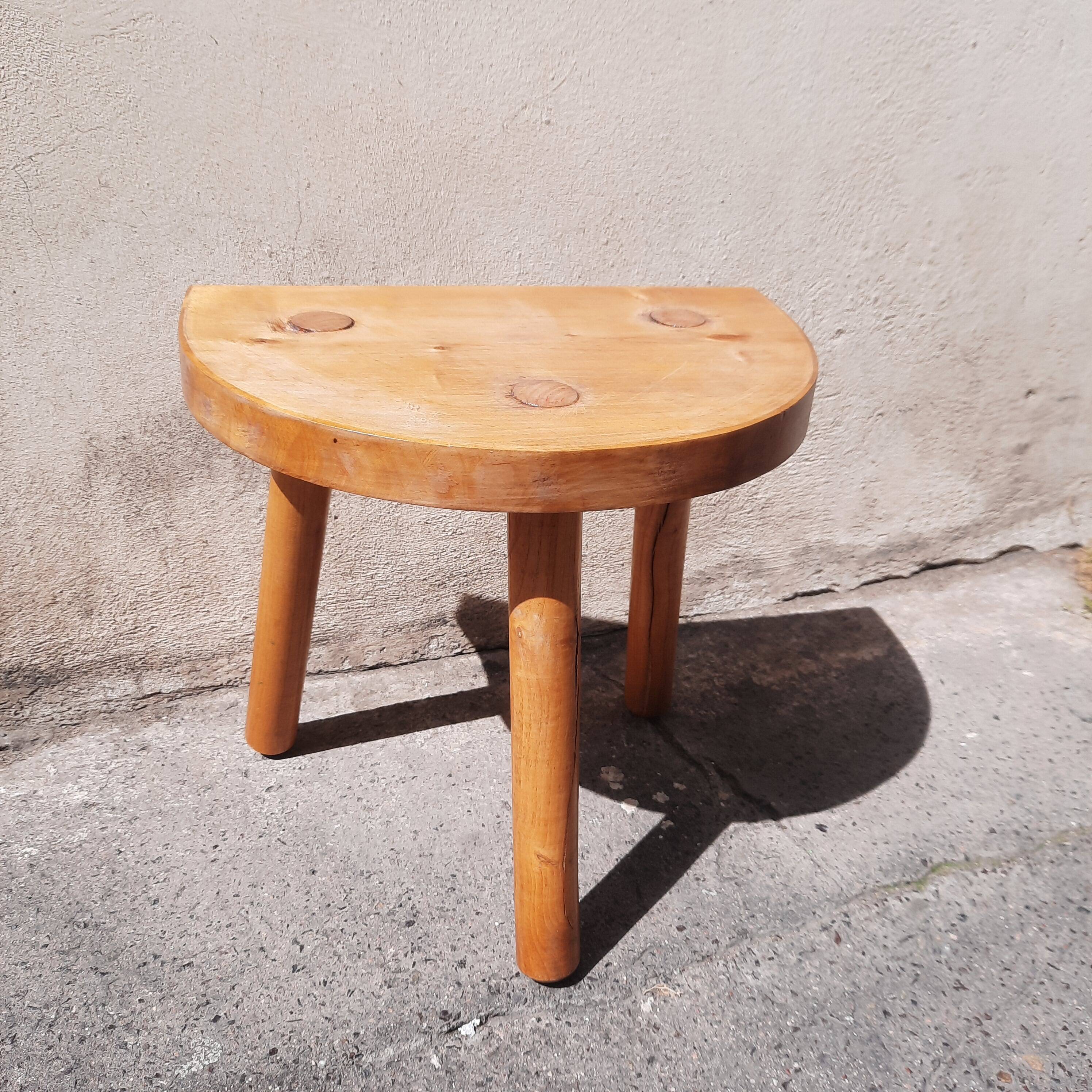 Tripod stool