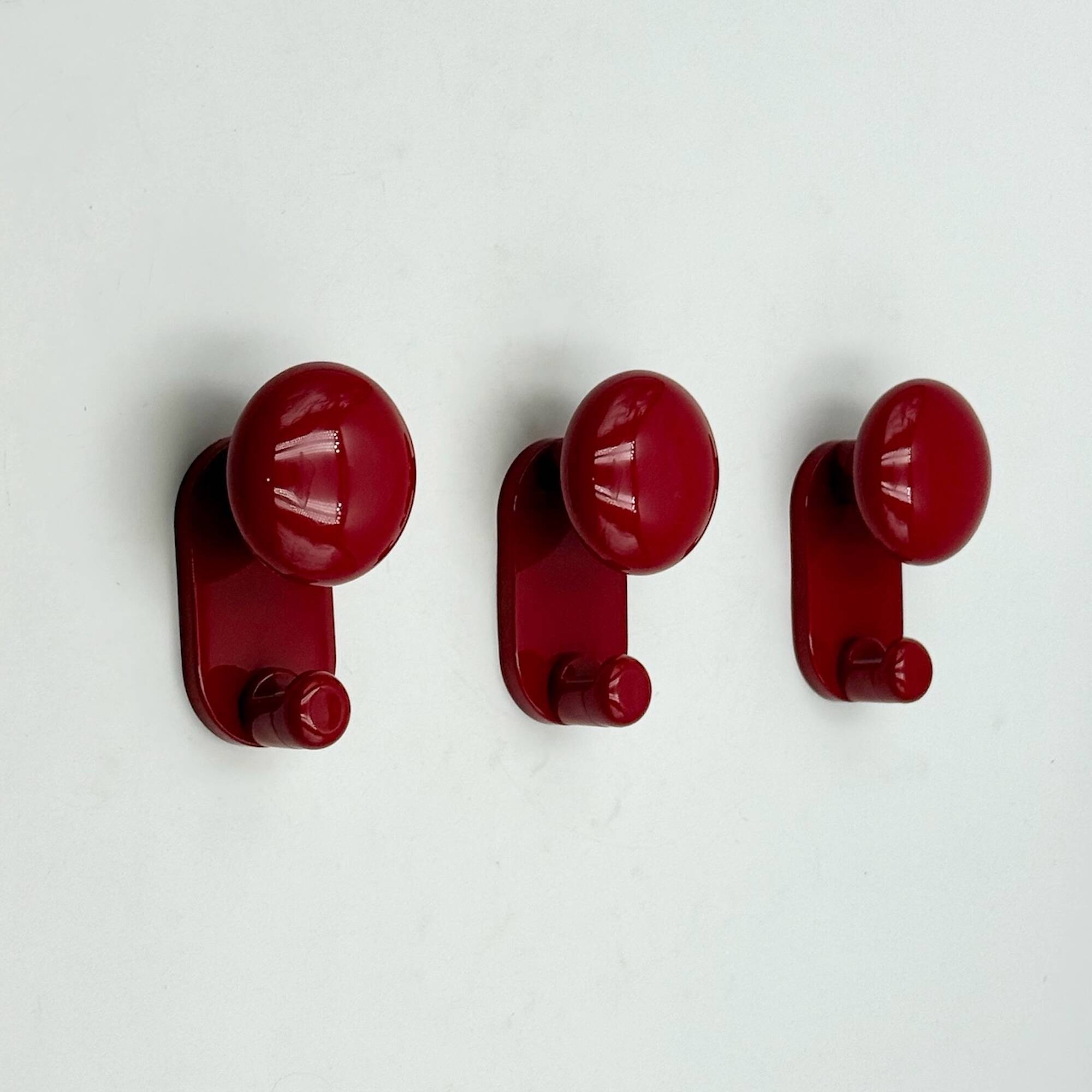 Vintage Modernist Wall Hooks in Burgundy Red by Carlo Bartoli, 1970s Con&Co