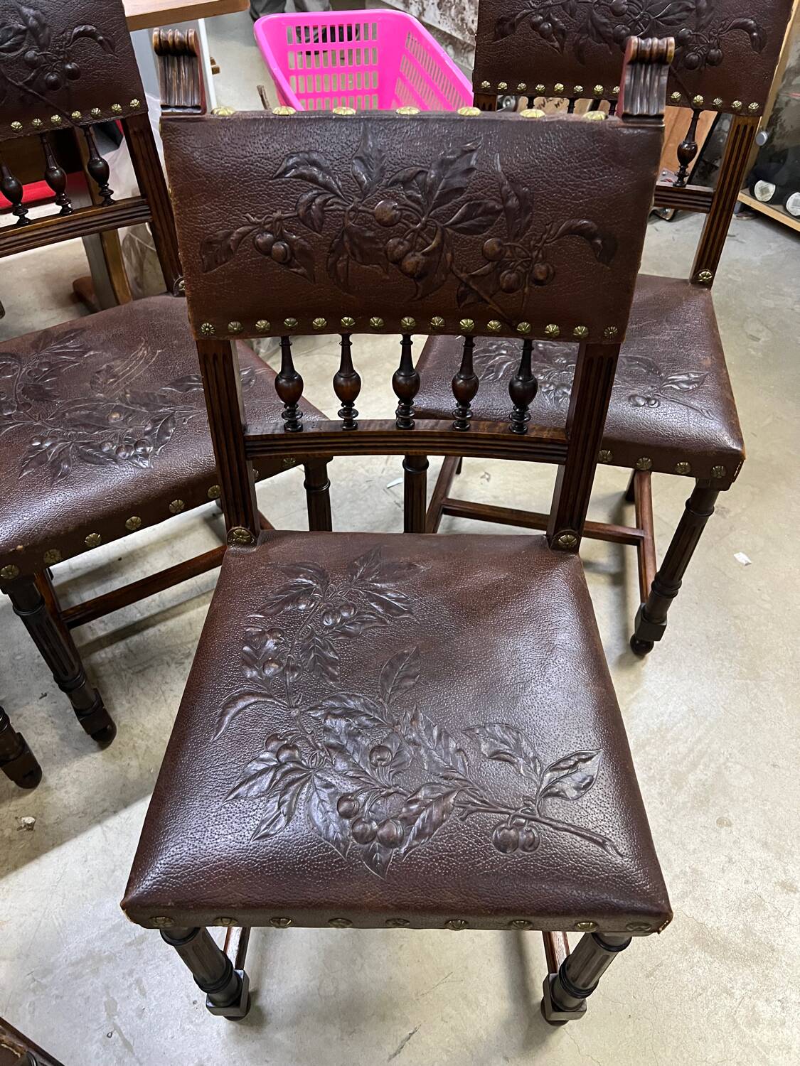 Word of 6 chairs Henri II