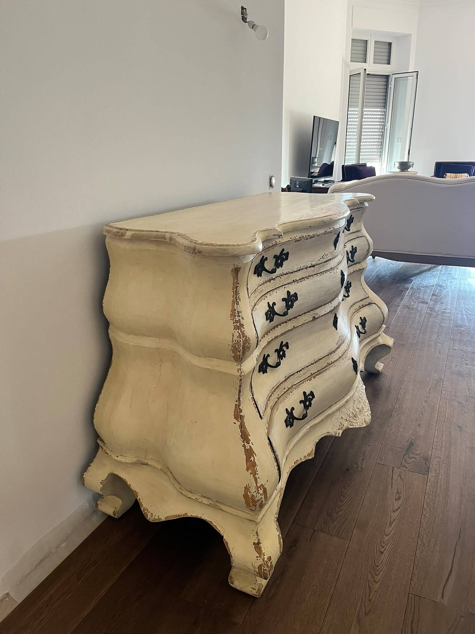 Magnificent Chest of Drawers