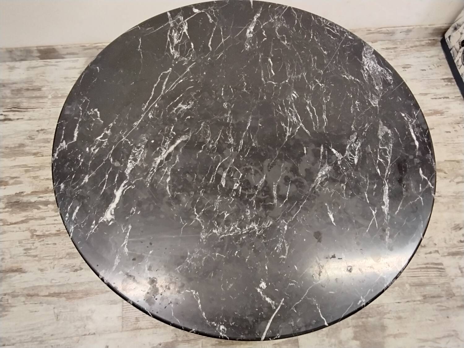 Knoll marble tulip table