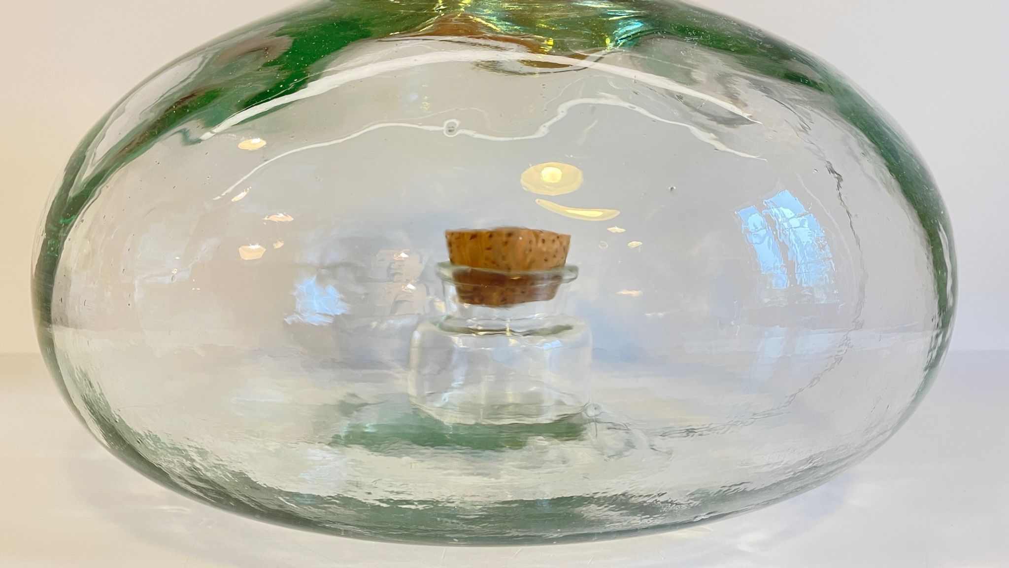 Bonbonnes vintage en verre soufflé et liège