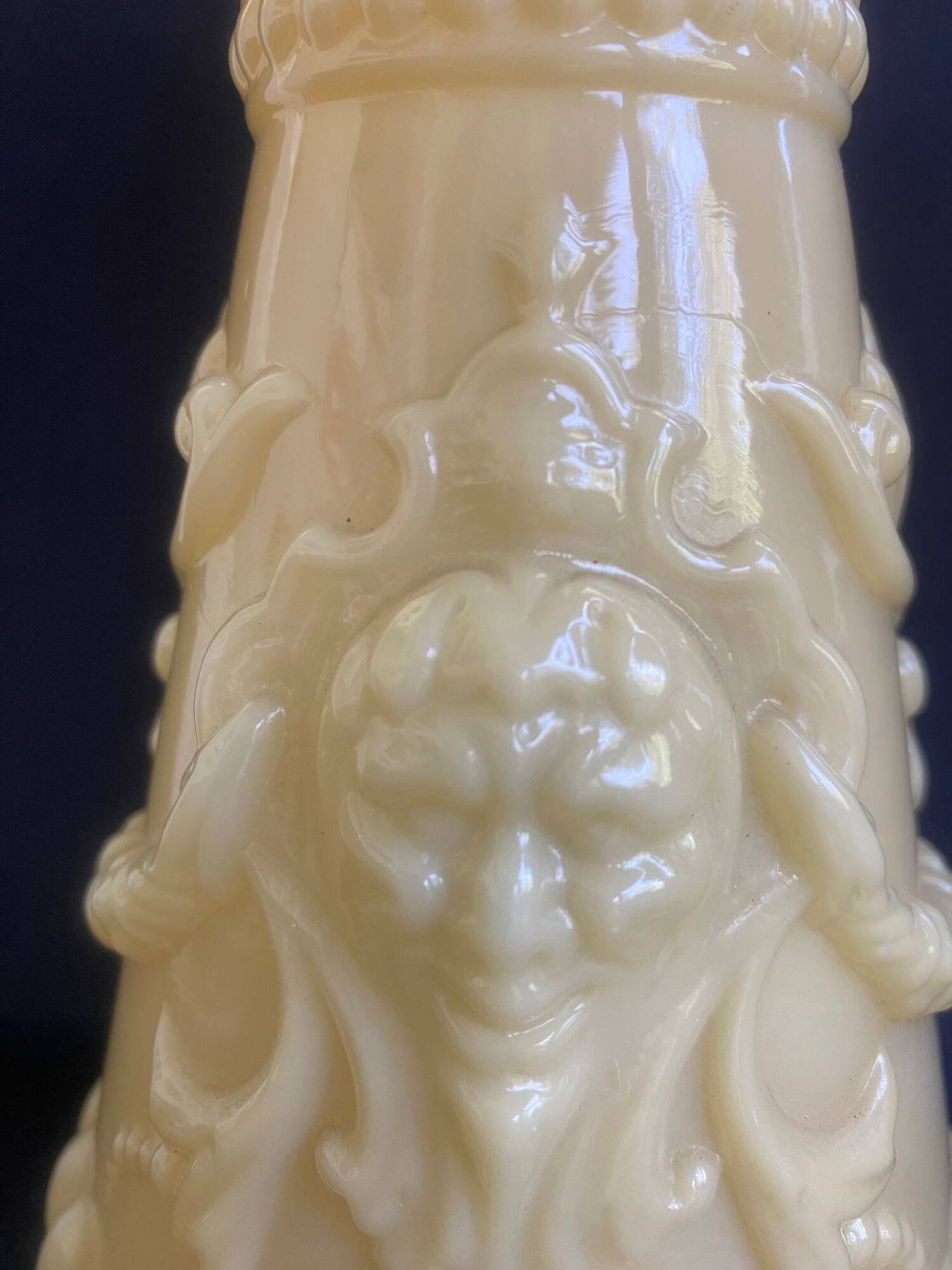 Pair of vintage Vierzon beige opaline vases