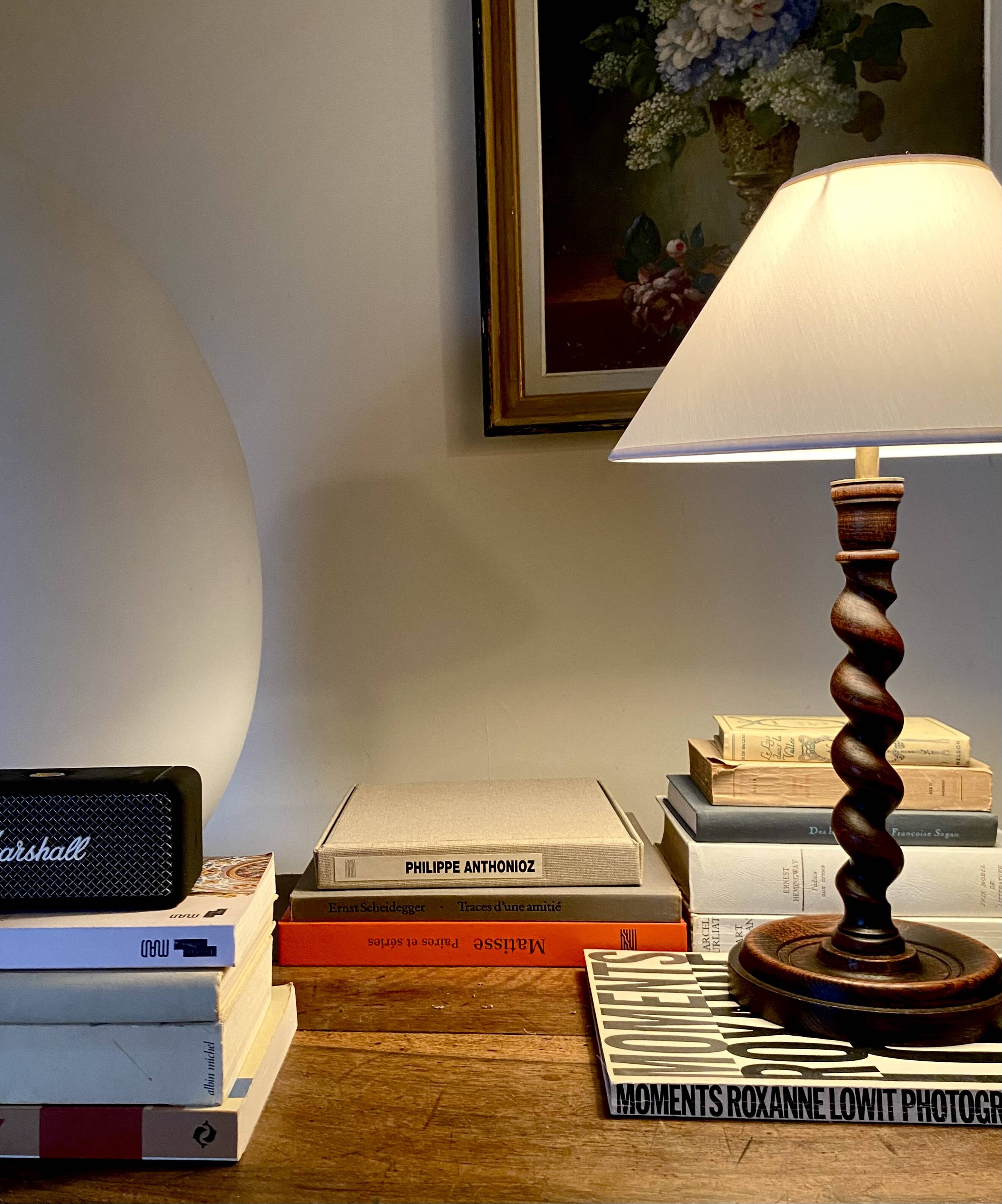 Turned wooden lamp, fabric cable, cotton lampshade.