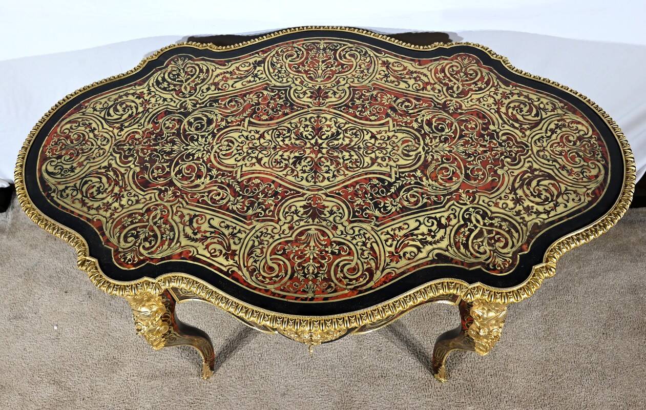 Table d’Apparat en Poirier Noirci, époque Napoléon III – Milieu XIXe