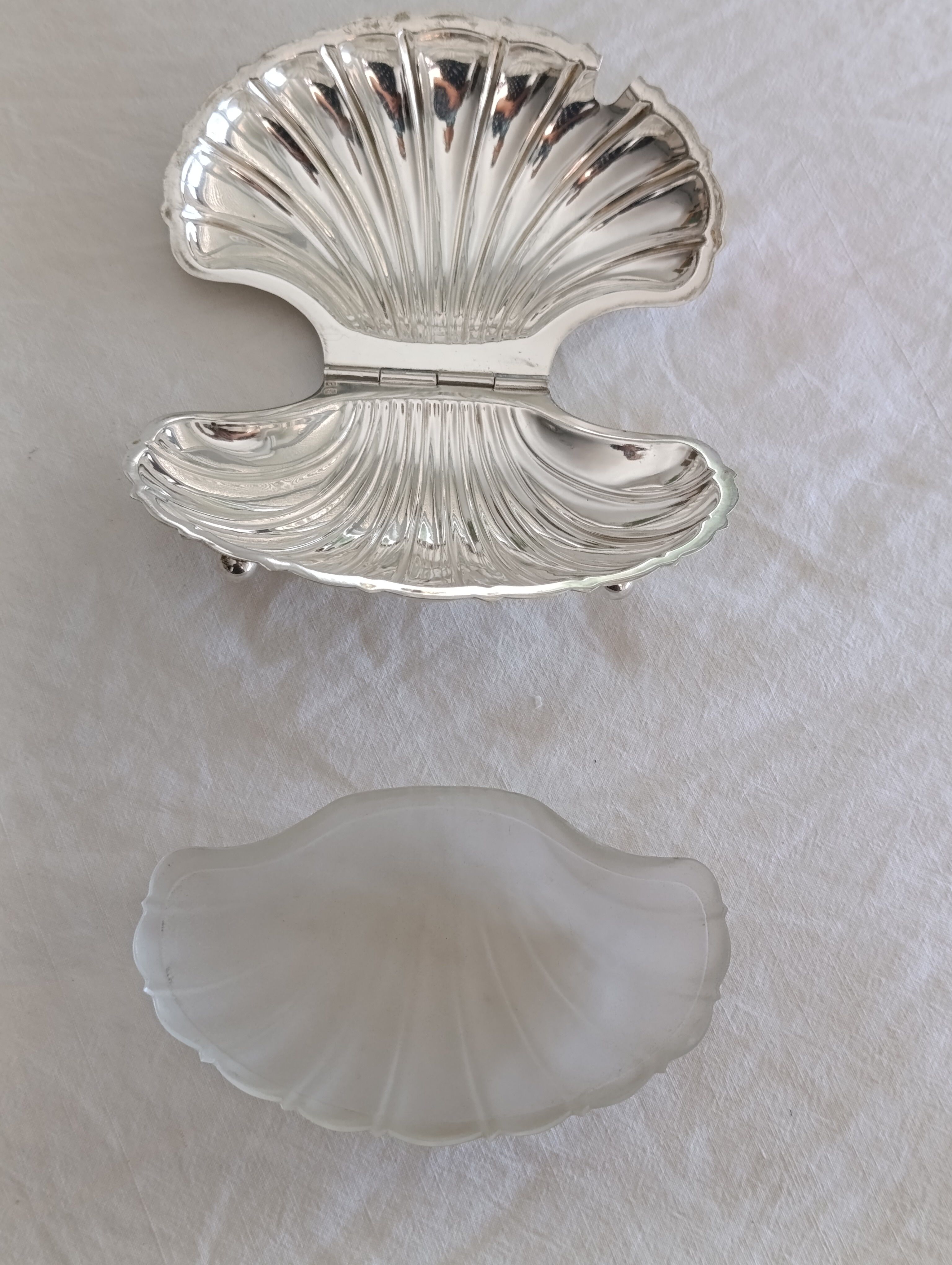 Butter dish