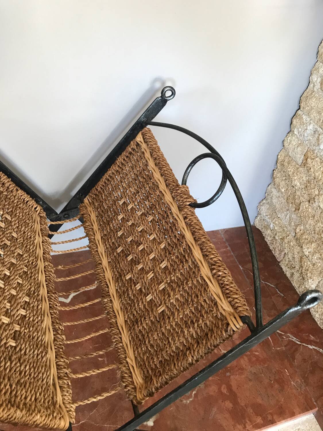 Pretty magazine rack in iron and braided rope