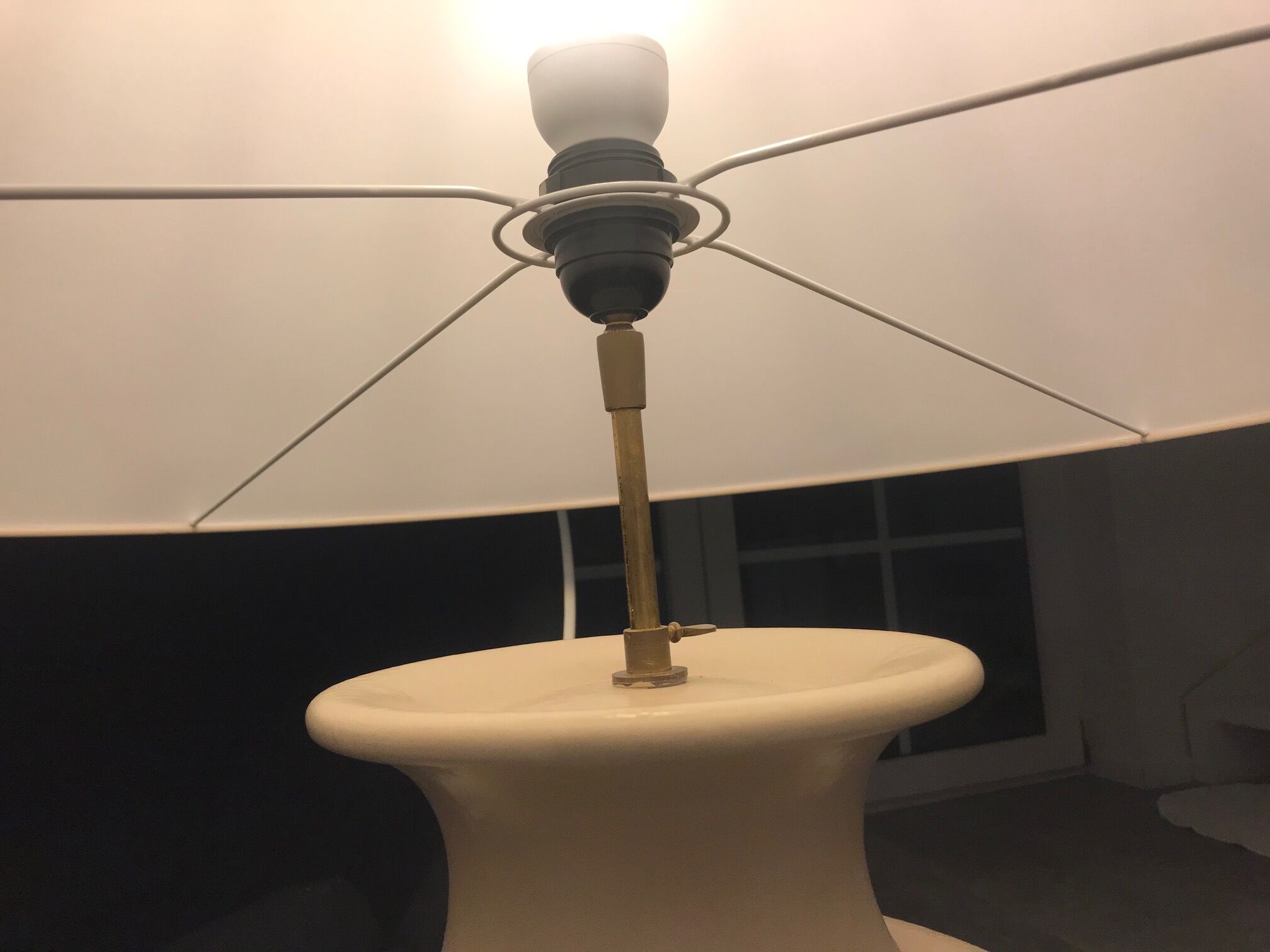 Lampe Roche Bobois avec abat jour réglable en hauteur et orientable