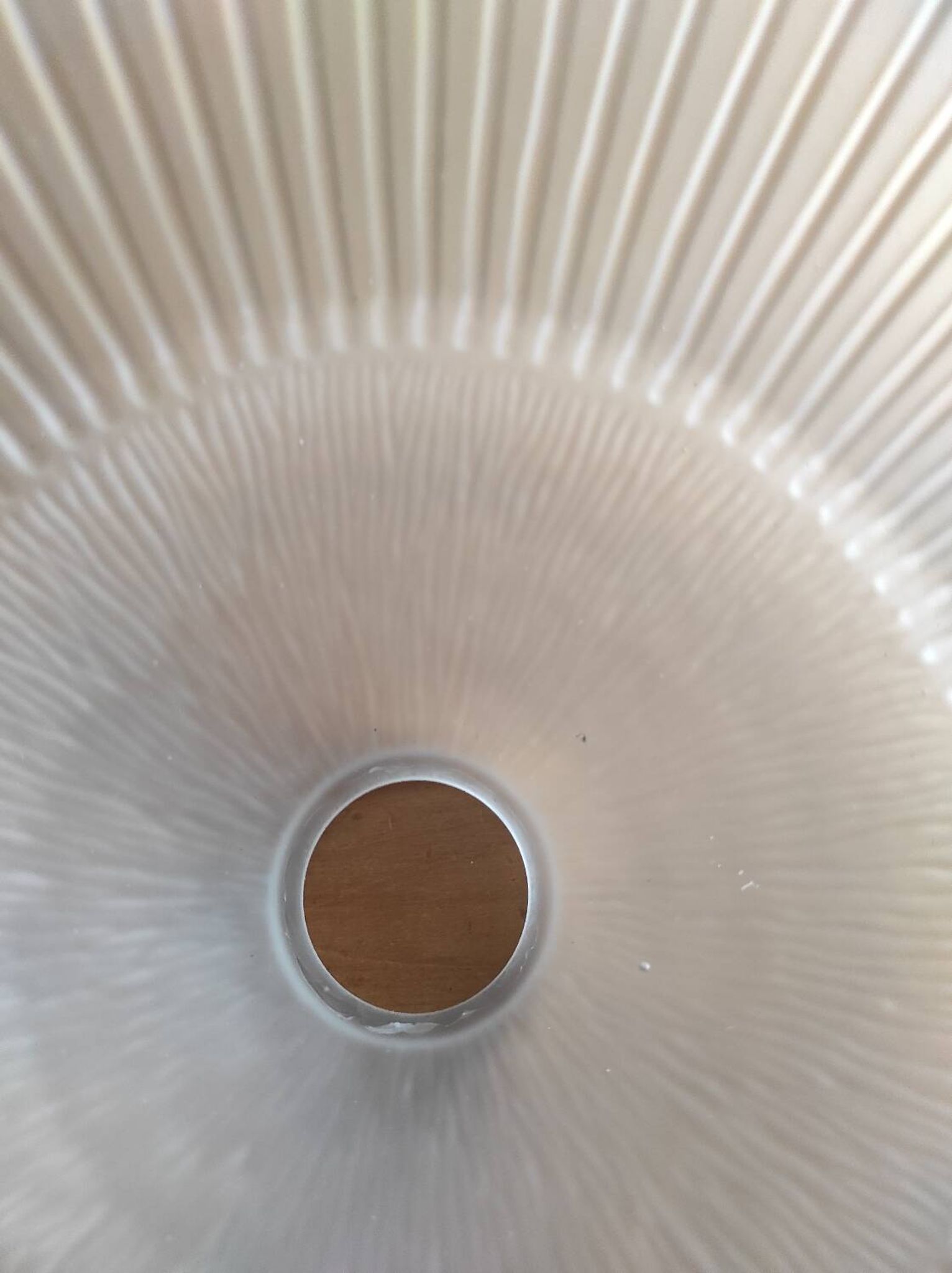 Bicolour glass bowl-shaped lampshade