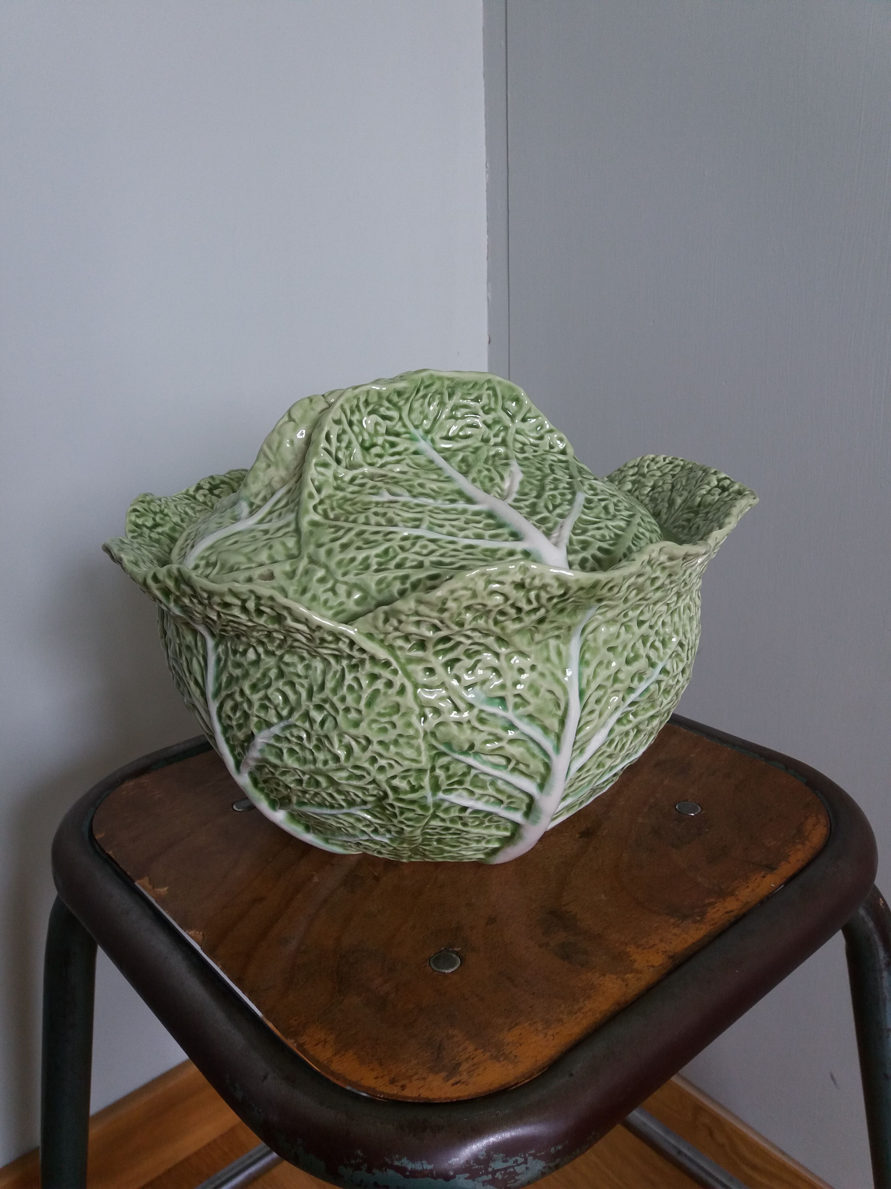 Cabbage soup Bordallo Pinheiro