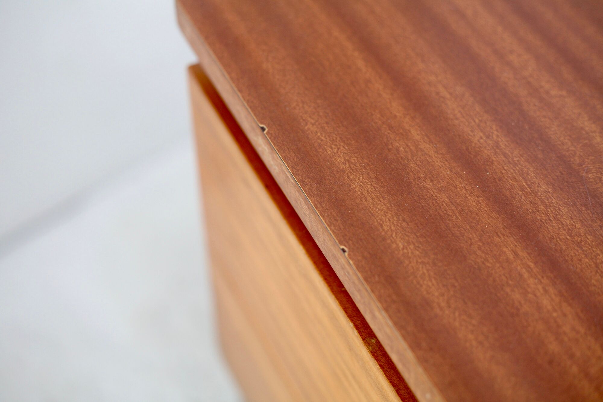 Desk 620 by Pierre guariche, Huchers Minvielle, France, circa 1955
