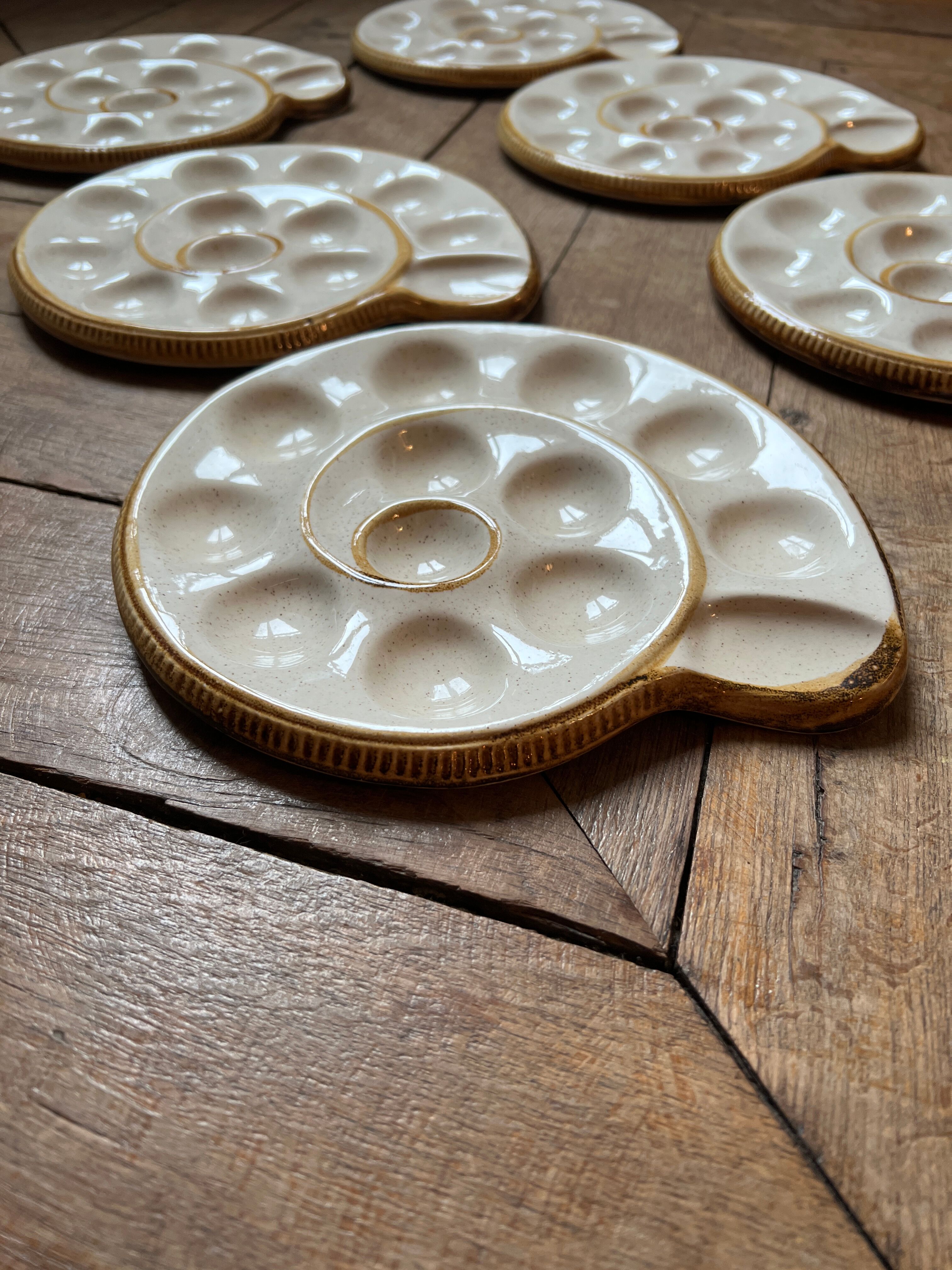 6 vintage snail plates