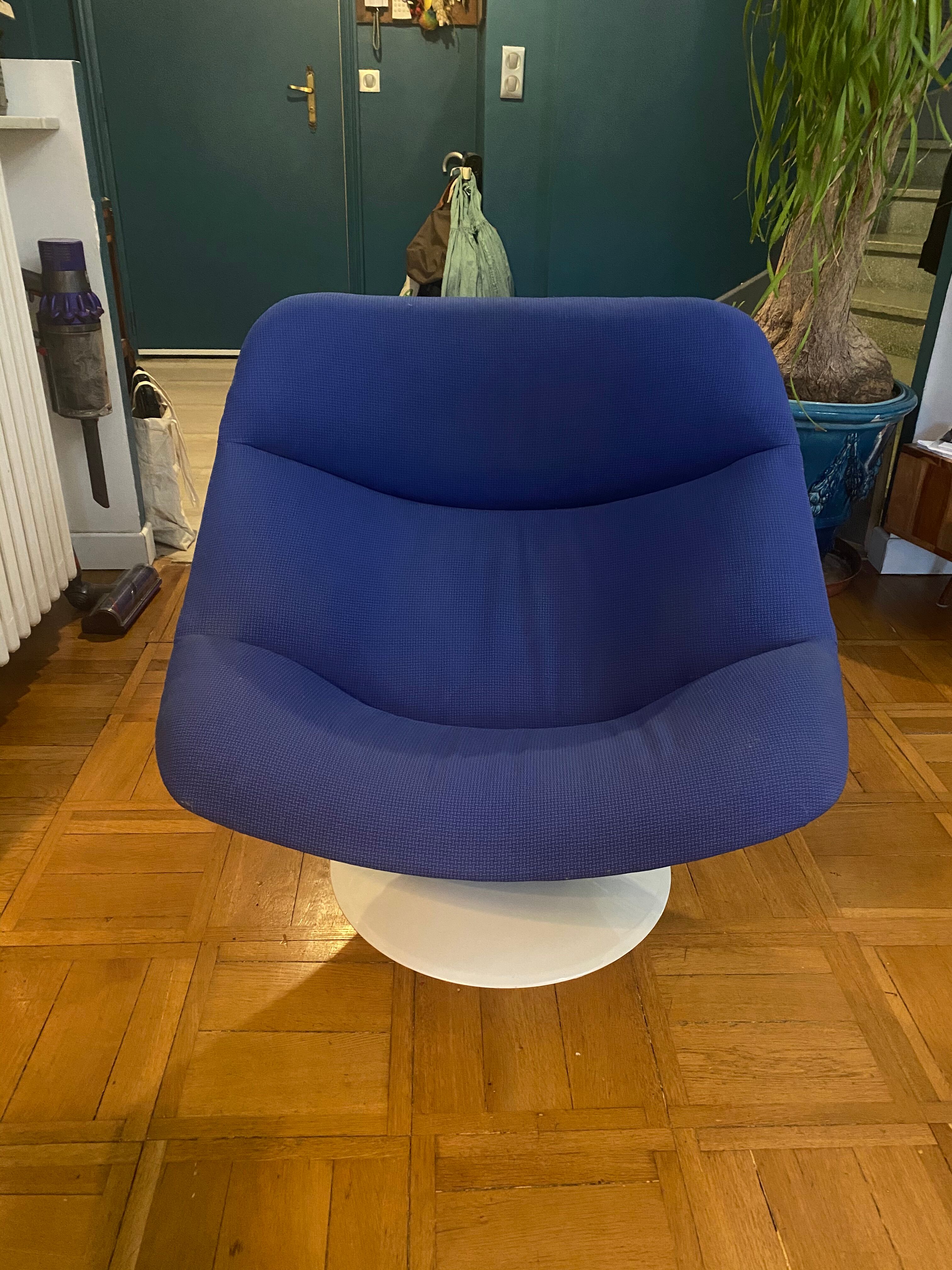Pierre Paulin's oyster F557 chair for Artifort