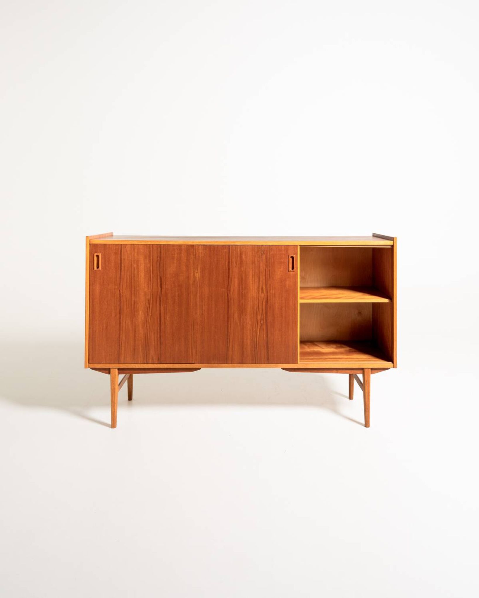 Buffet scandinave en teck et chêne, années 1960