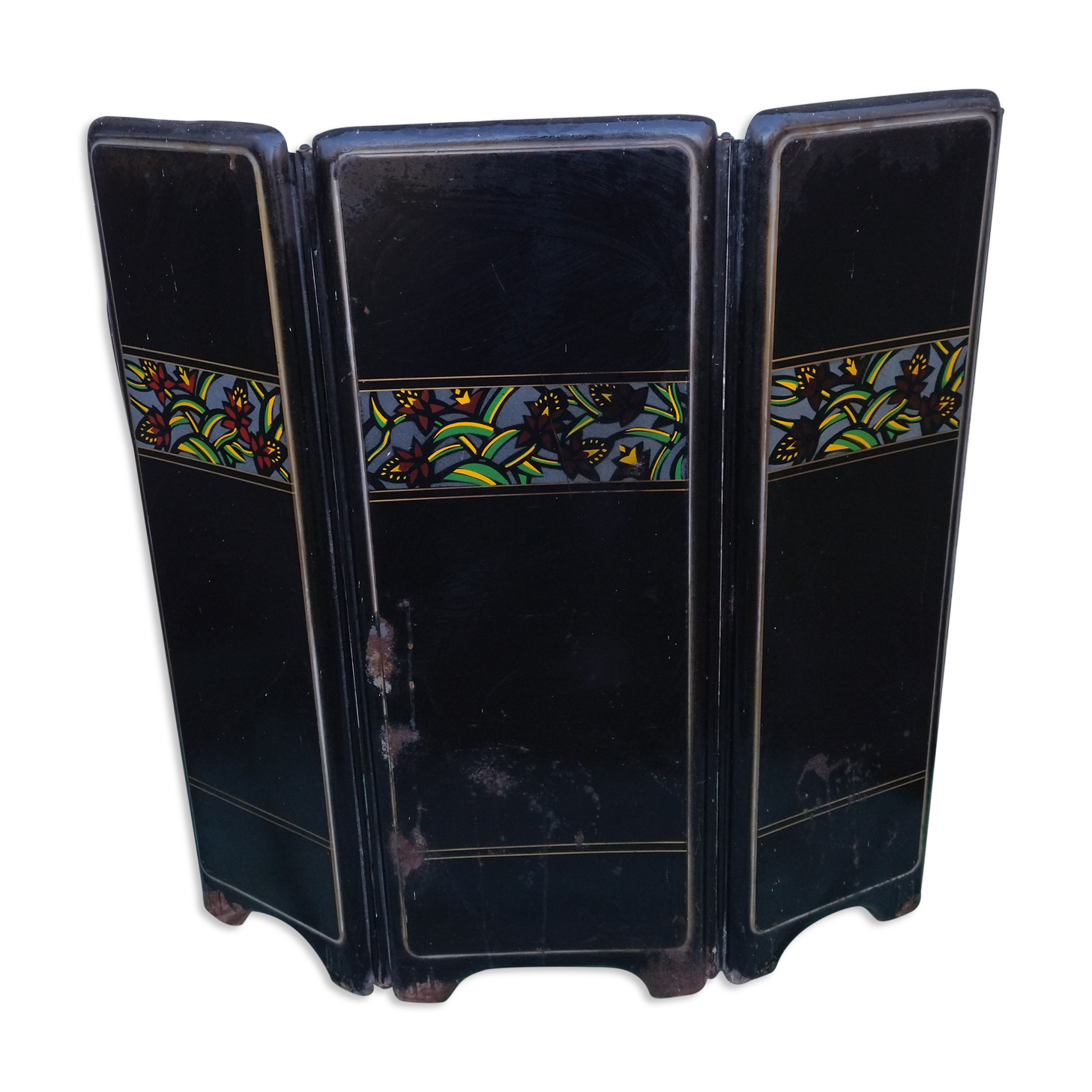 Art-deco sheet metal firewall screen
