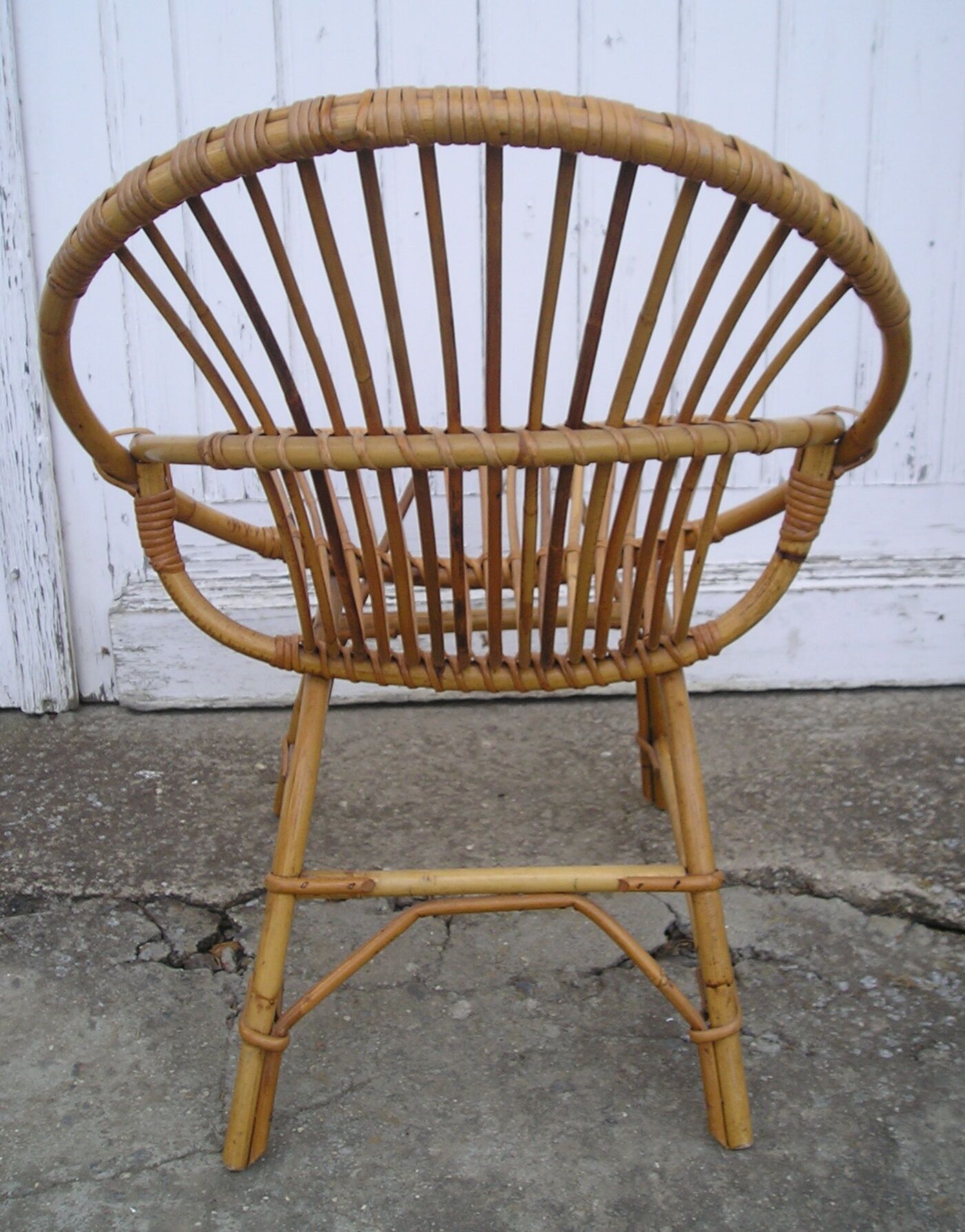 Wicker "shell" chair, 70s