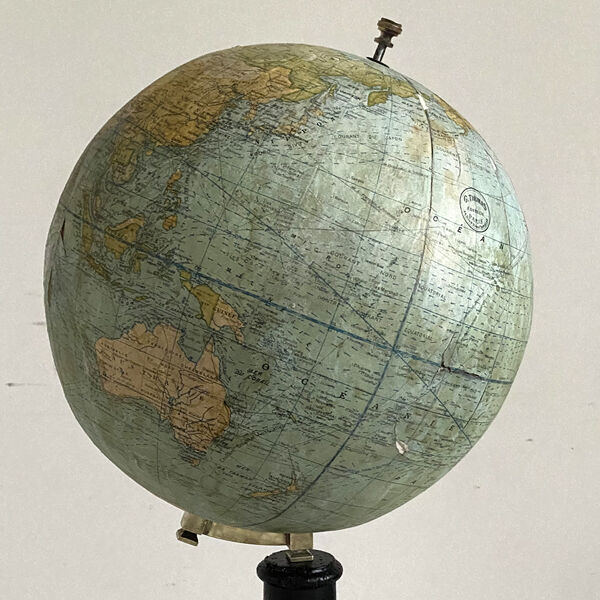 Globe terrestre G.Thomas circa 1940
