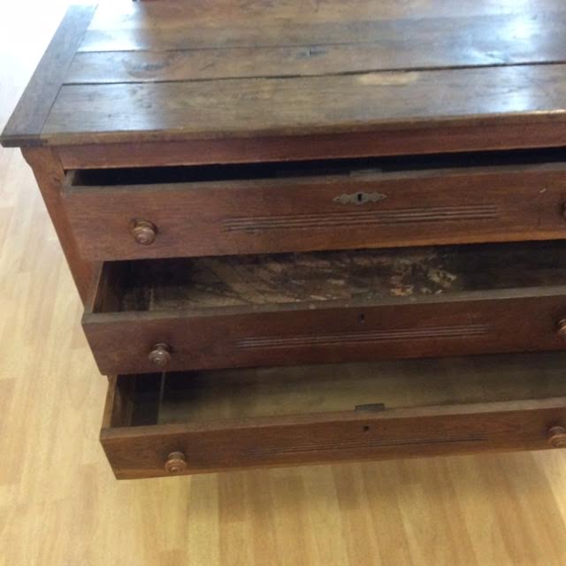 Chest of drawers 3 drawers old