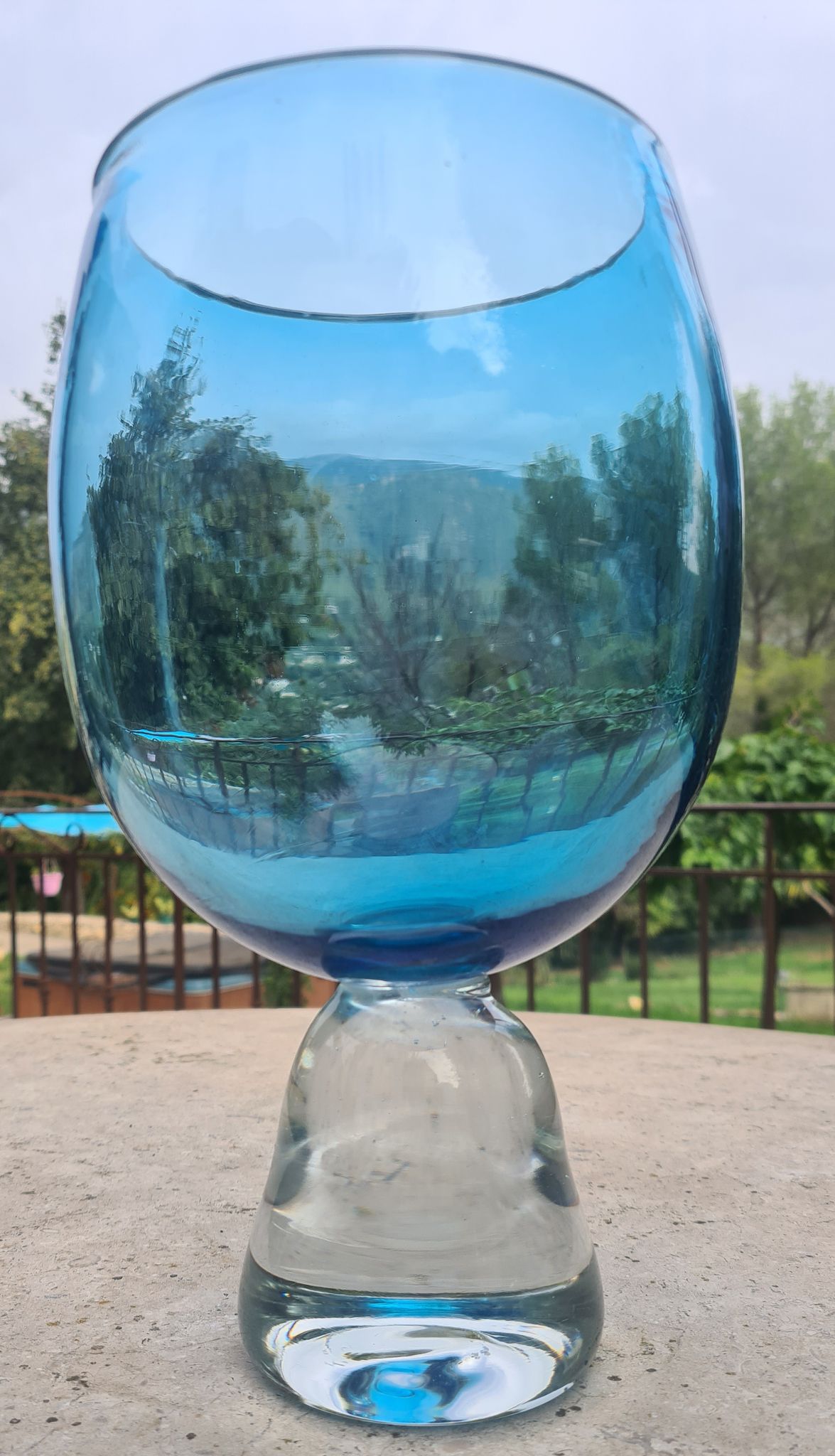 vase en verre bleu Design