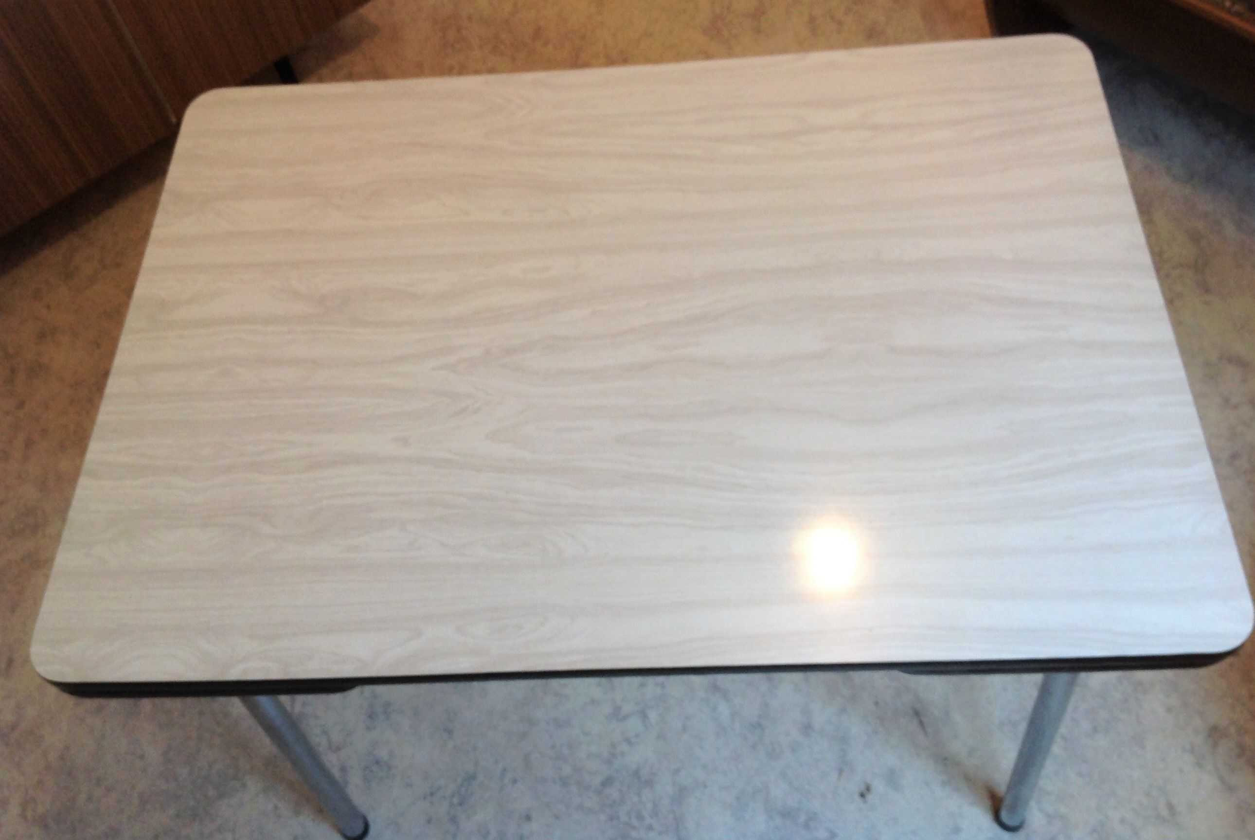 Table in grey formica and chrome feet / vintage 60s-70s