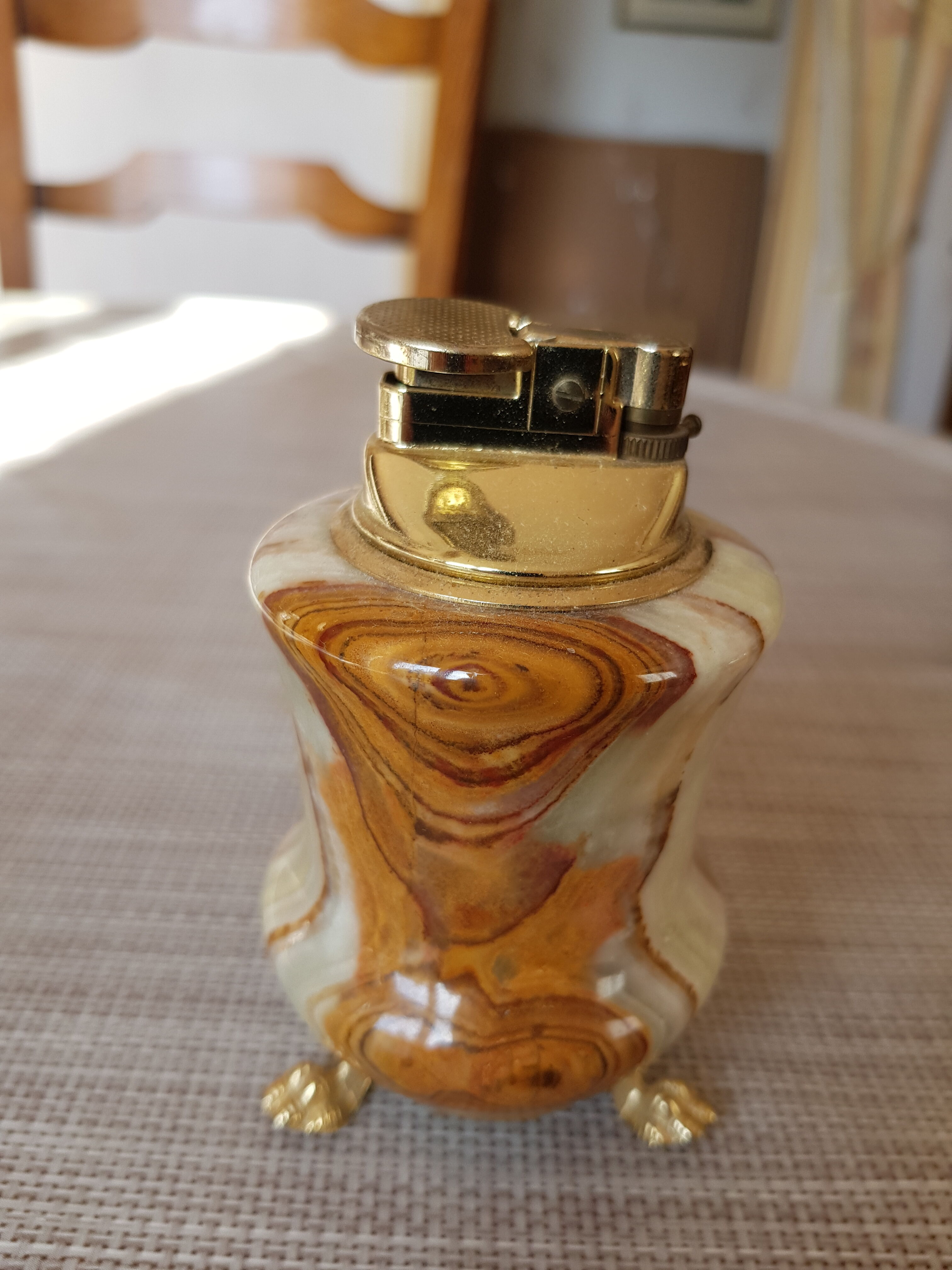 Ashtray + marble lighter