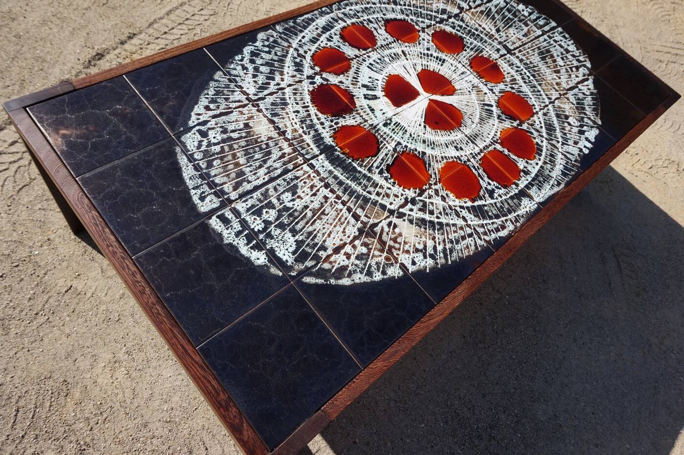 Table basse en céramique et wengé de style mid-century attribuée à Belarti Belgique 1970